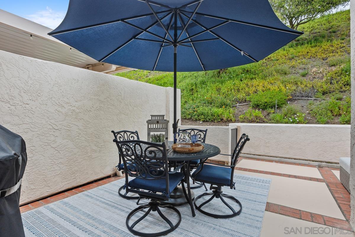 Detail Gallery Image 35 of 53 For 17939  Avenida Alozdra, San Diego,  CA 92128 - 2 Beds | 2 Baths