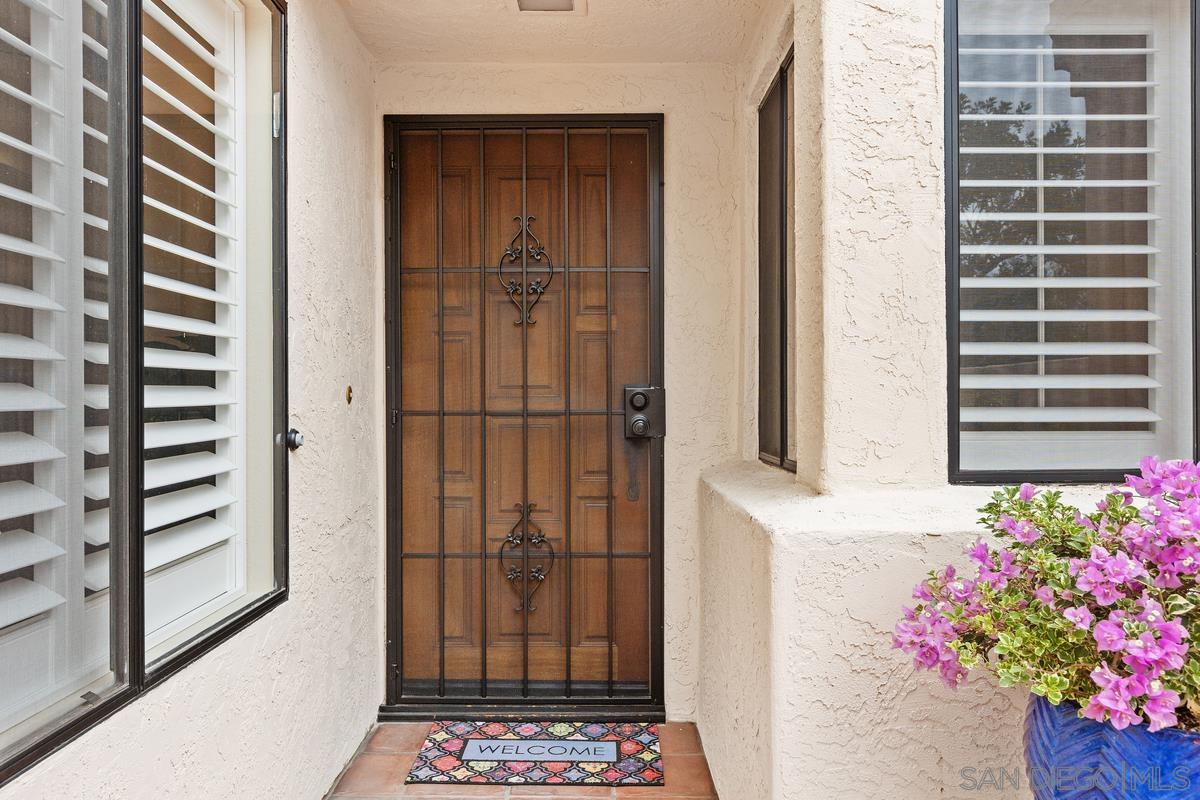 Detail Gallery Image 5 of 53 For 17939  Avenida Alozdra, San Diego,  CA 92128 - 2 Beds | 2 Baths