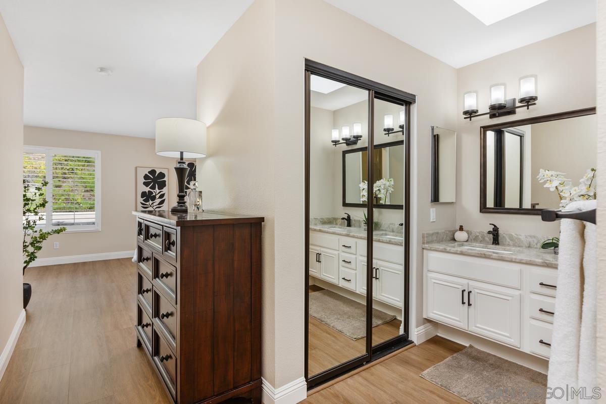 Detail Gallery Image 7 of 53 For 17939  Avenida Alozdra, San Diego,  CA 92128 - 2 Beds | 2 Baths