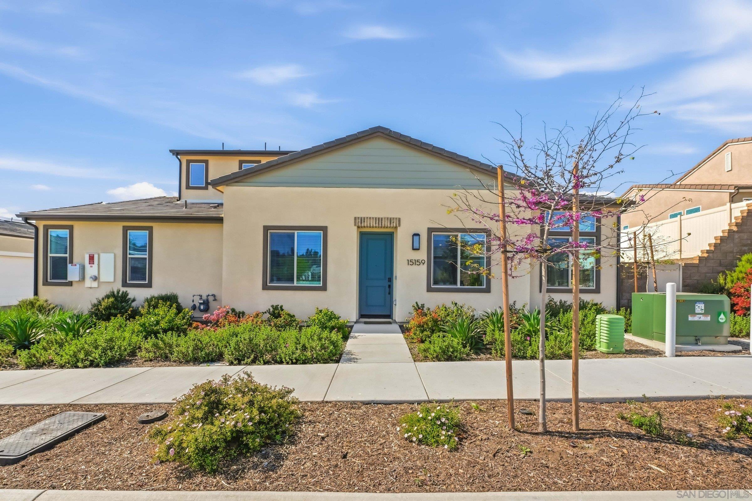 Detail Gallery Image 2 of 35 For 15159  Leia Way, San Diego,  CA 92129 - 4 Beds | 3 Baths