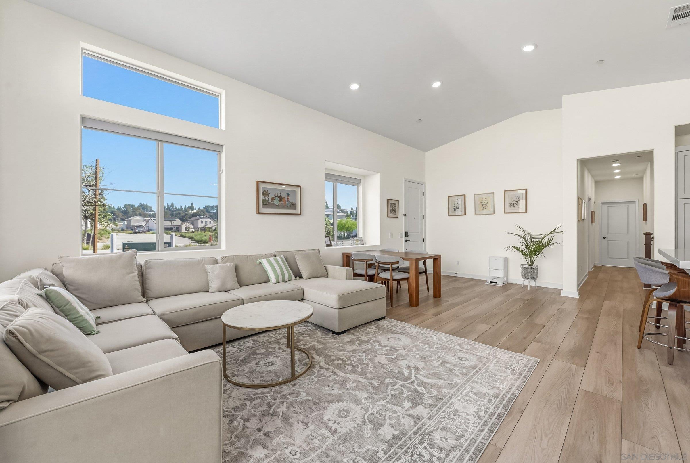 Detail Gallery Image 11 of 35 For 15159  Leia Way, San Diego,  CA 92129 - 4 Beds | 3 Baths