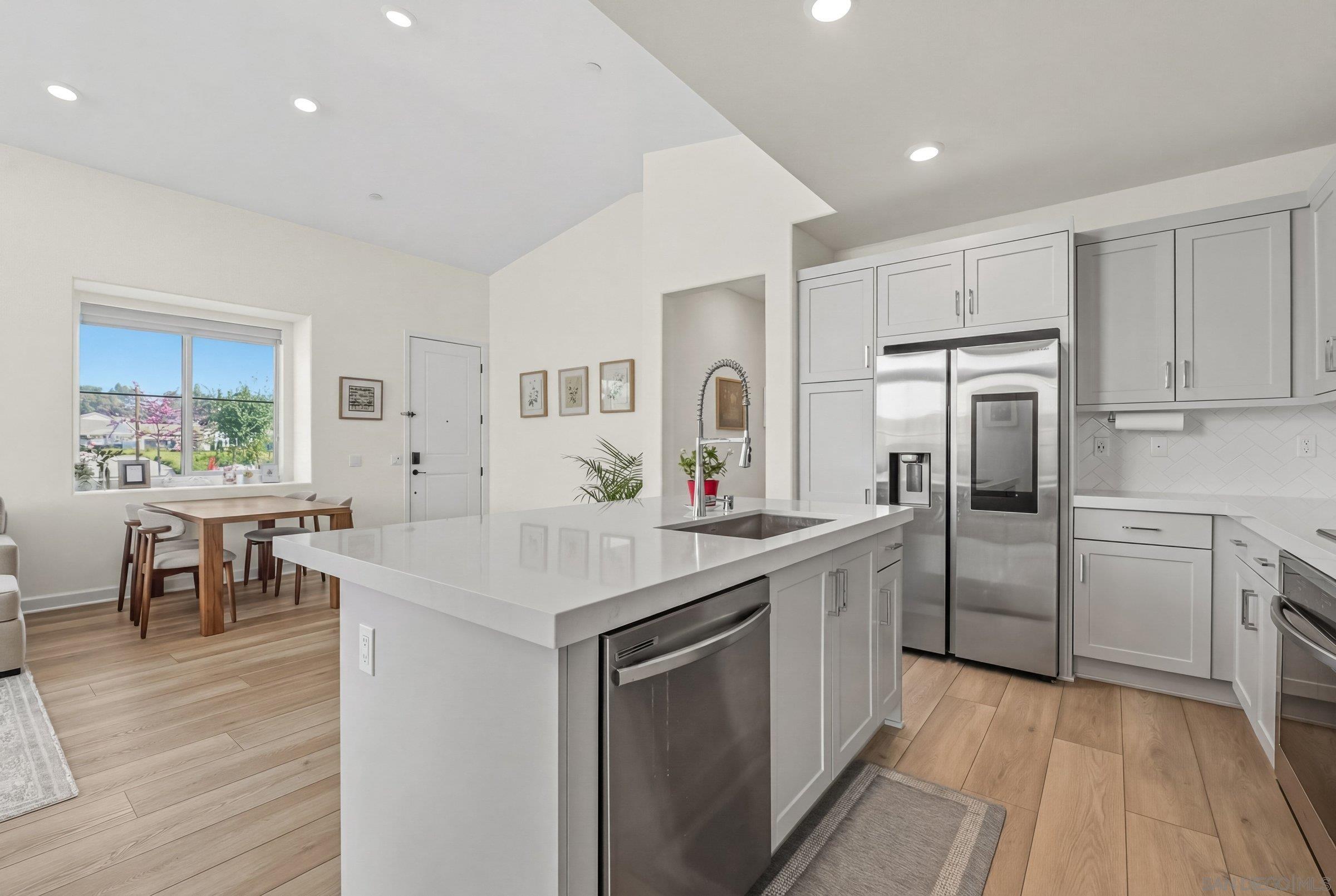 Detail Gallery Image 15 of 35 For 15159  Leia Way, San Diego,  CA 92129 - 4 Beds | 3 Baths