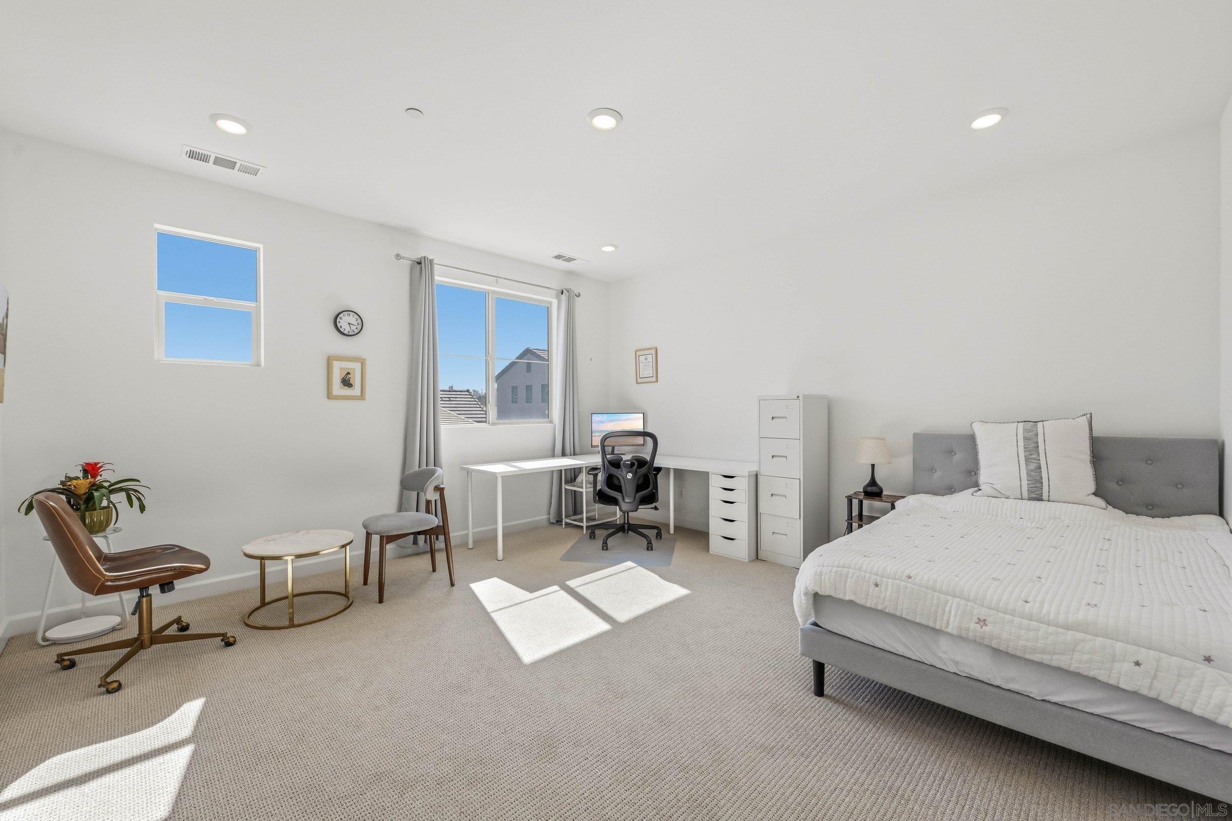 Detail Gallery Image 18 of 35 For 15159  Leia Way, San Diego,  CA 92129 - 4 Beds | 3 Baths