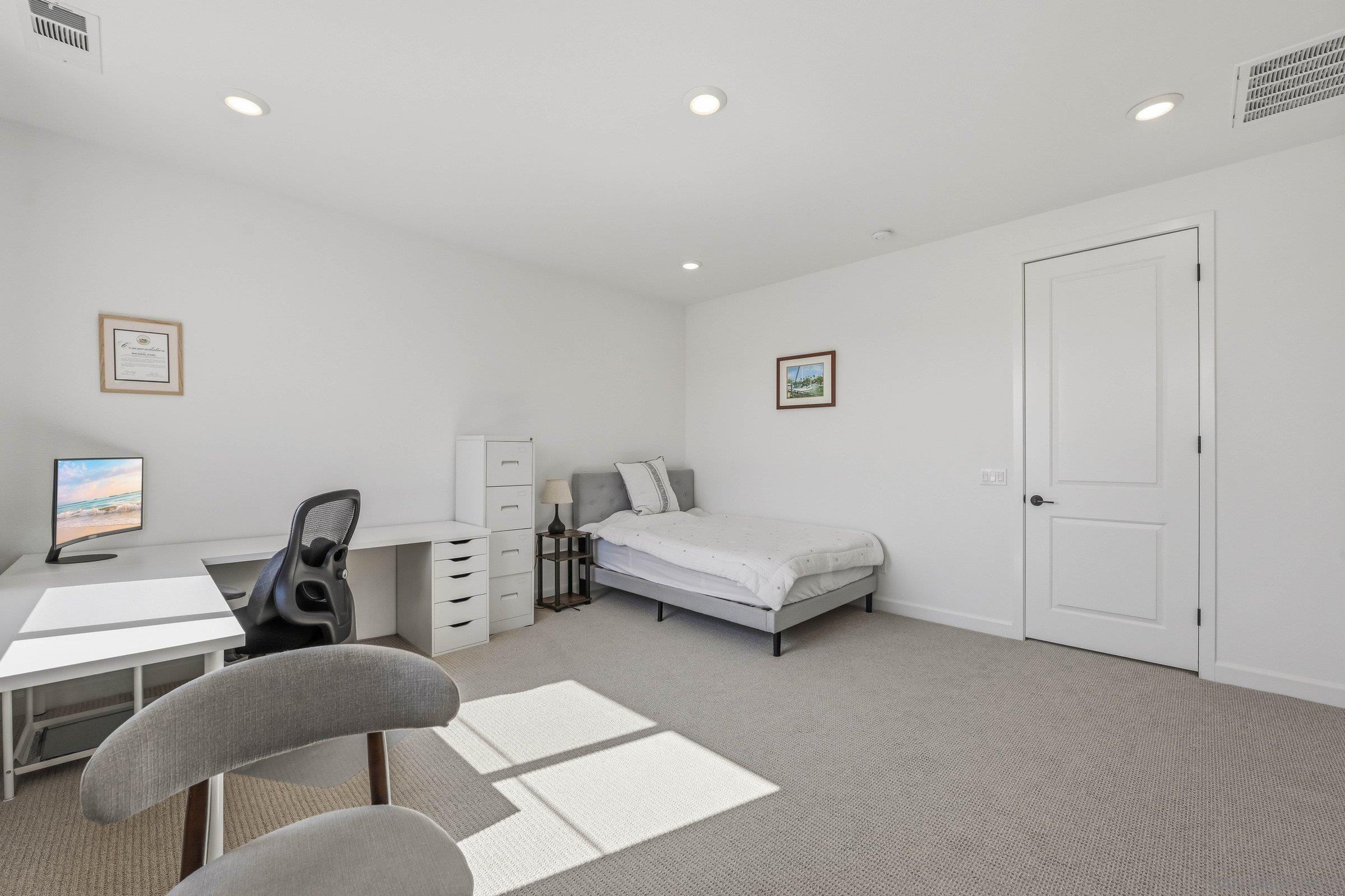 Detail Gallery Image 19 of 35 For 15159  Leia Way, San Diego,  CA 92129 - 4 Beds | 3 Baths