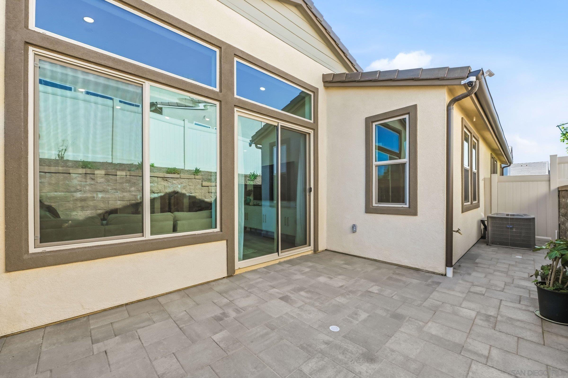 Detail Gallery Image 5 of 35 For 15159  Leia Way, San Diego,  CA 92129 - 4 Beds | 3 Baths