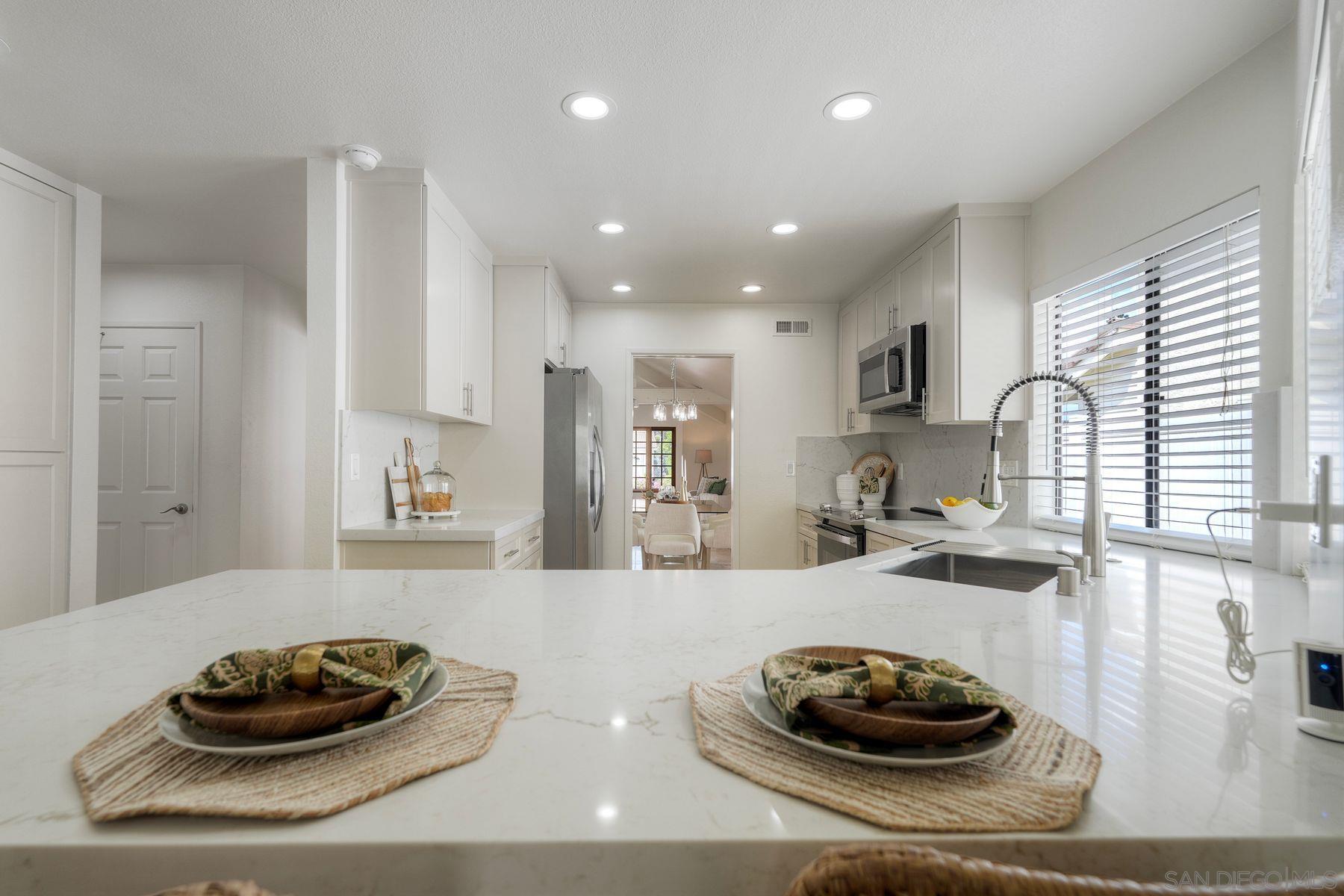 Detail Gallery Image 20 of 37 For 12521  Camberwell Court, San Diego,  CA 92128 - 4 Beds | 2 Baths