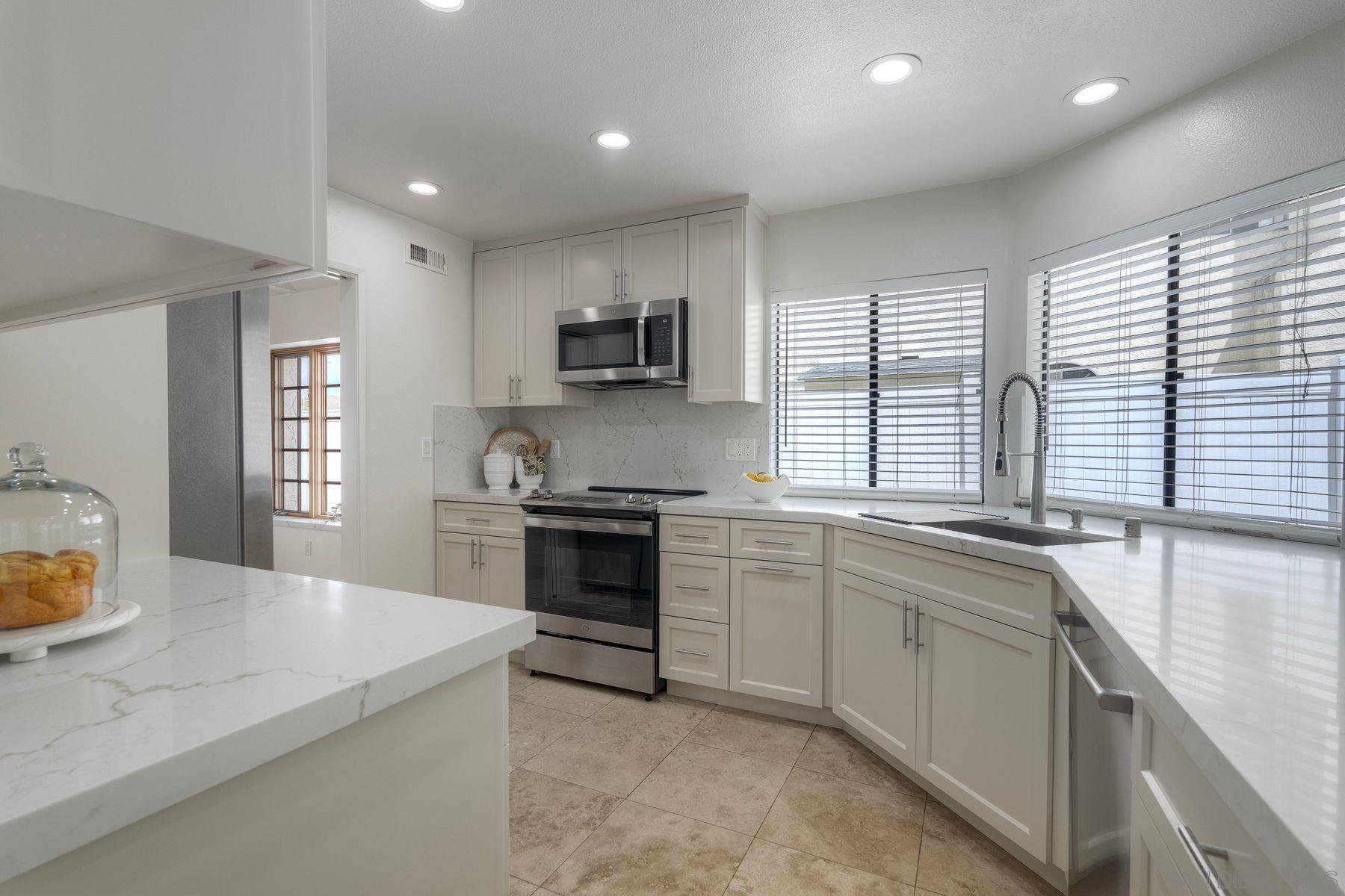 Detail Gallery Image 21 of 37 For 12521  Camberwell Court, San Diego,  CA 92128 - 4 Beds | 2 Baths