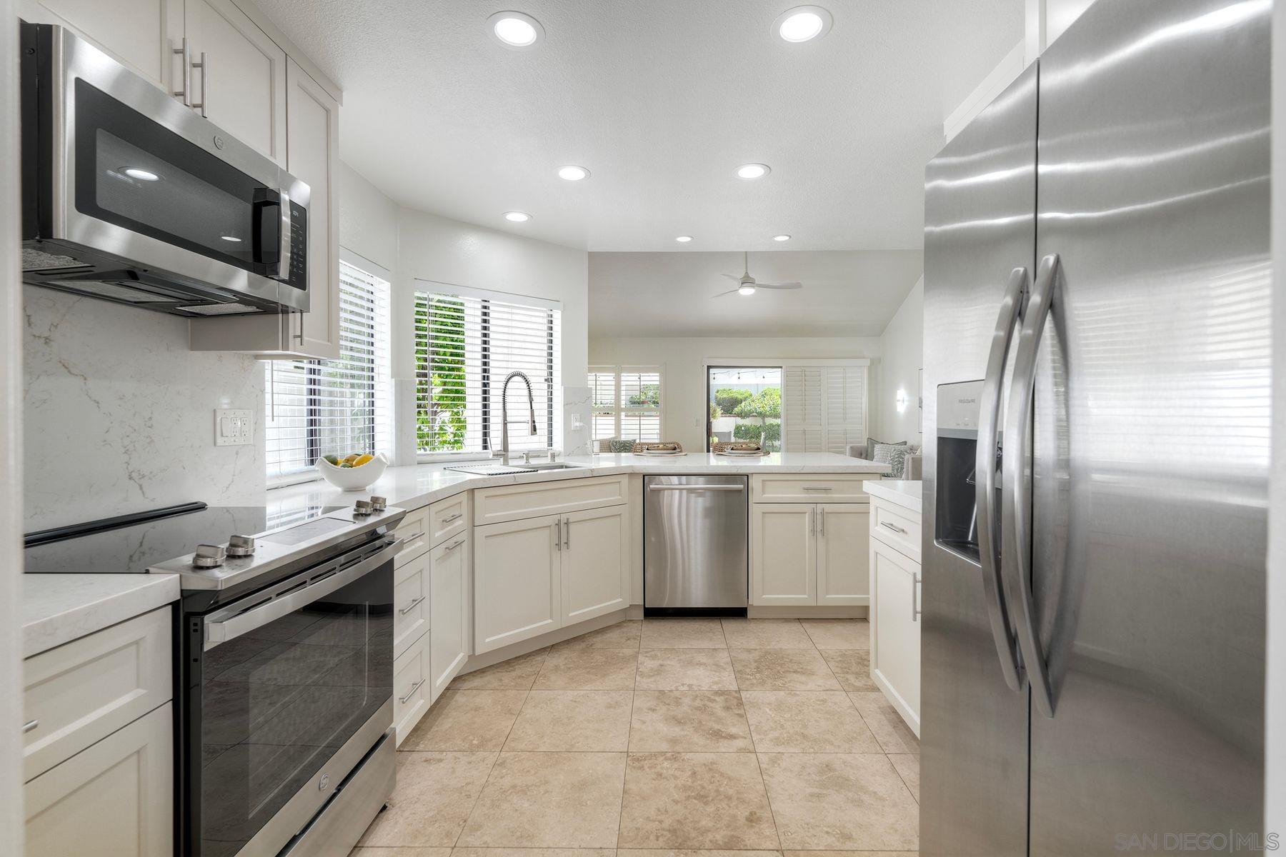 Detail Gallery Image 7 of 37 For 12521  Camberwell Court, San Diego,  CA 92128 - 4 Beds | 2 Baths