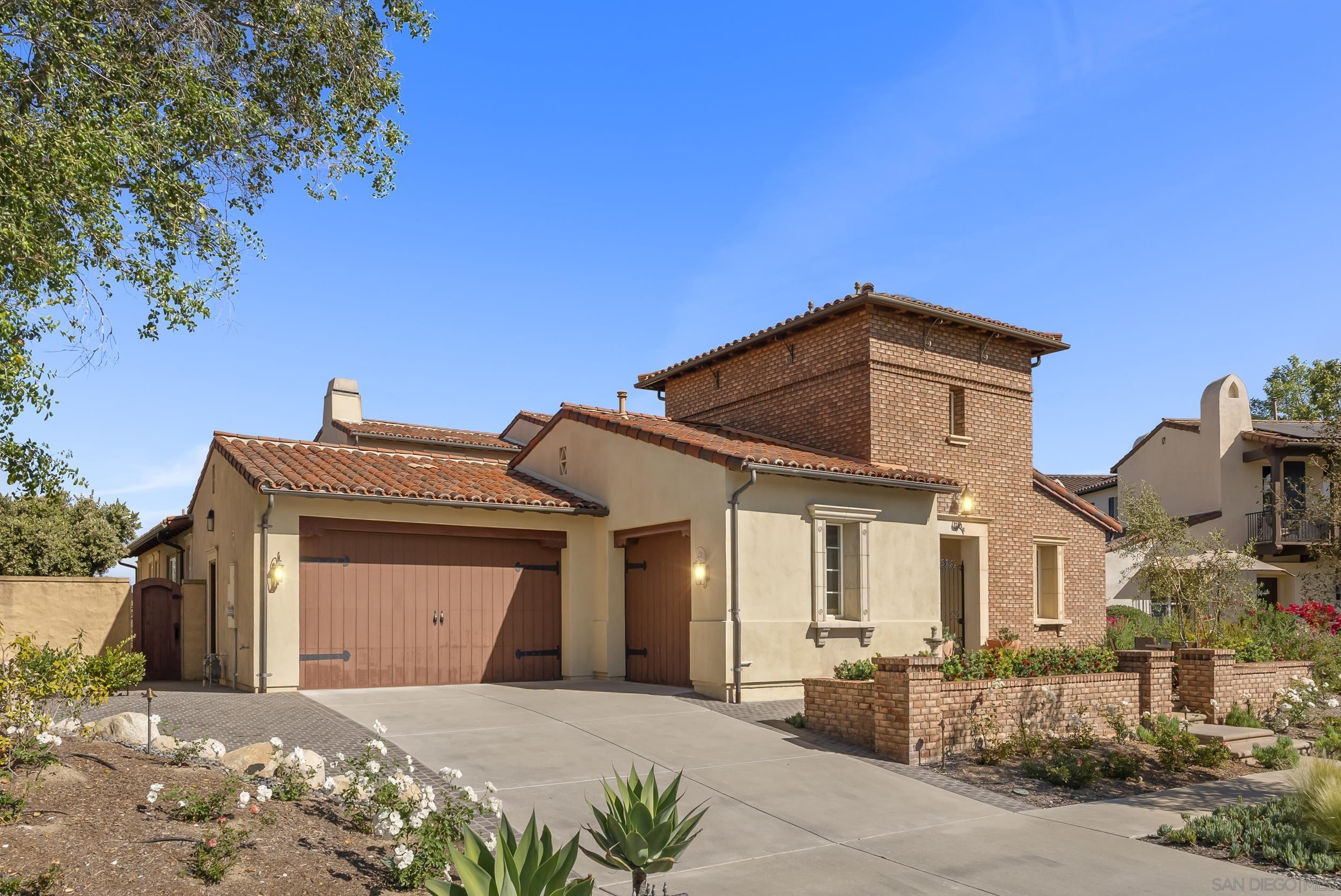 Detail Gallery Image 2 of 28 For 7836  Vista Lazanja, San Diego,  CA 92127 - 4 Beds | 3/1 Baths