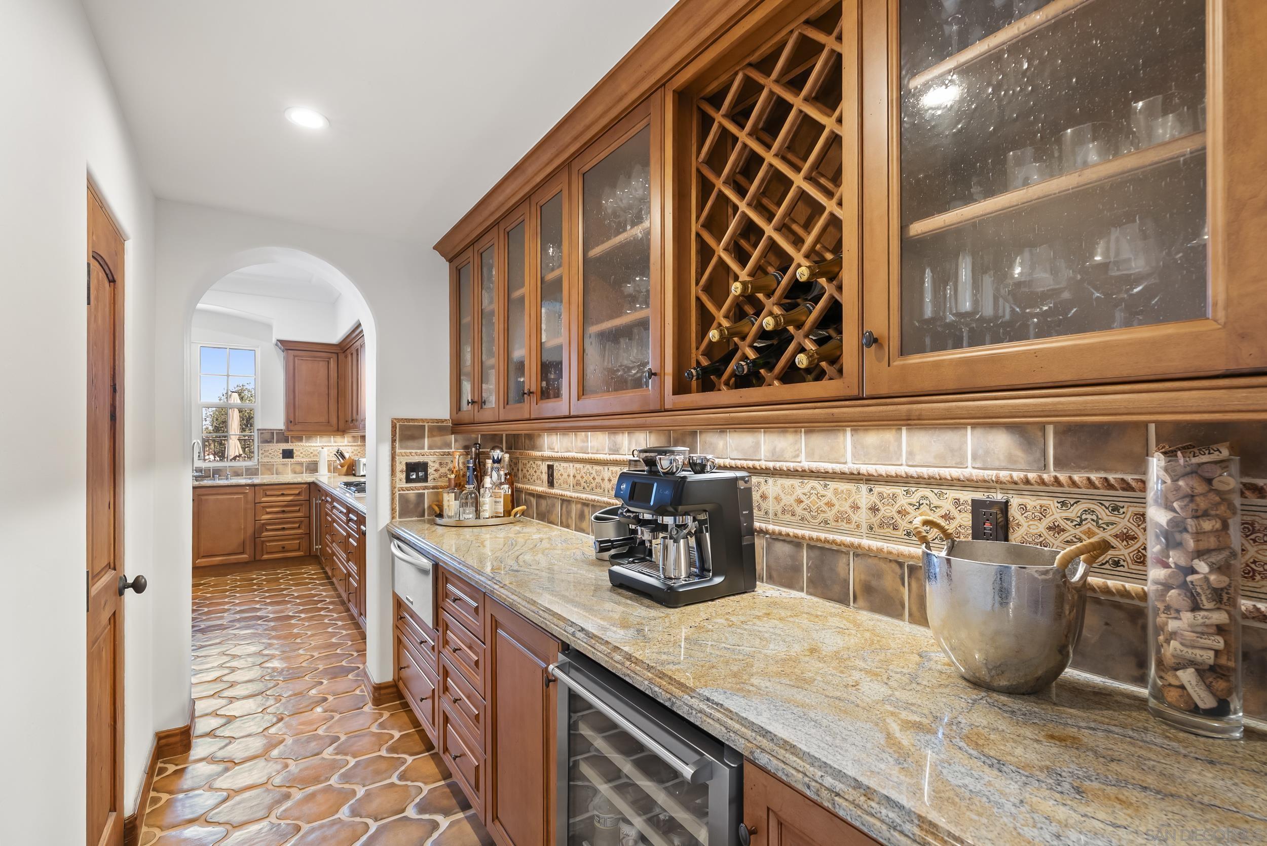 Detail Gallery Image 11 of 28 For 7836  Vista Lazanja, San Diego,  CA 92127 - 4 Beds | 3/1 Baths