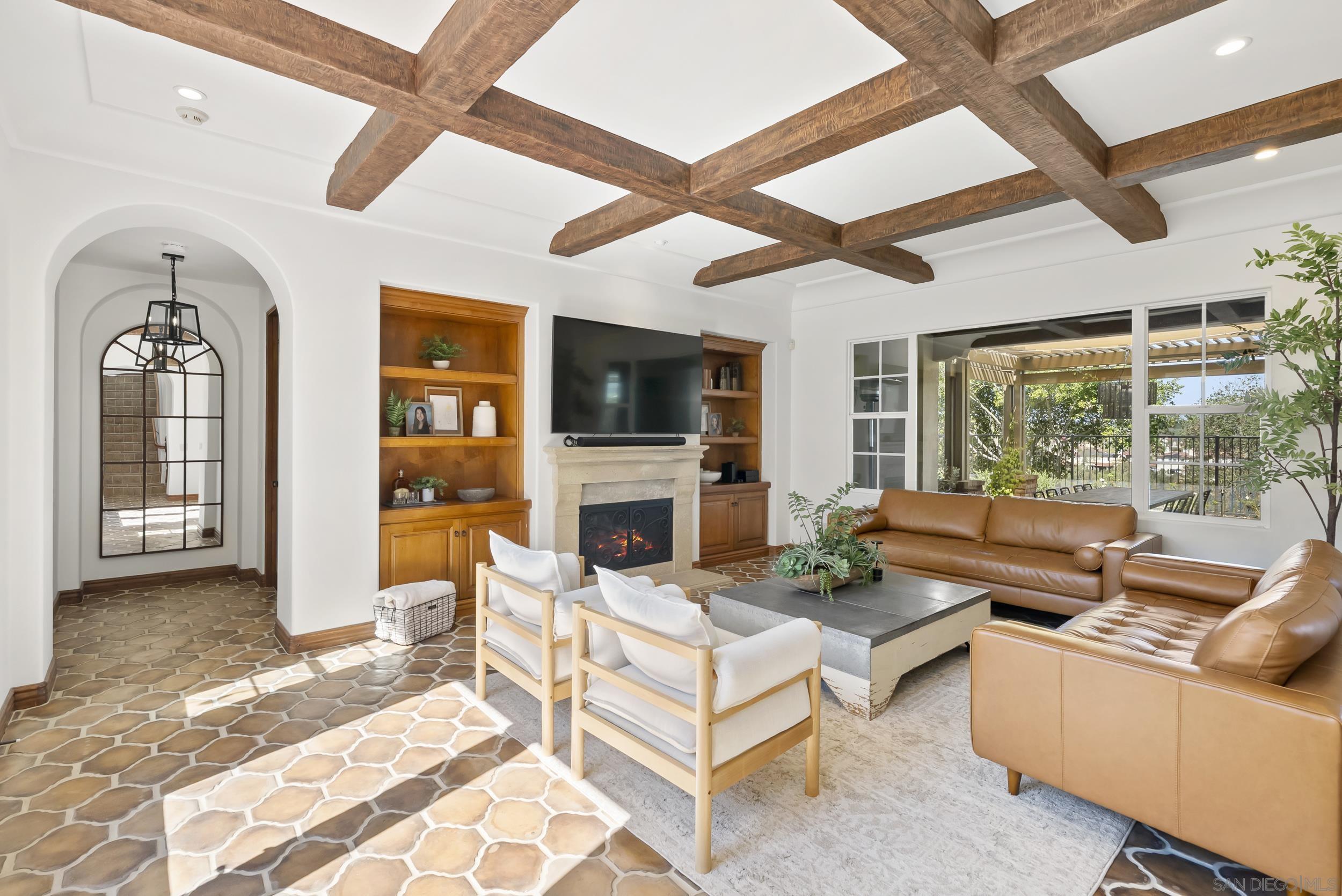 Detail Gallery Image 12 of 28 For 7836  Vista Lazanja, San Diego,  CA 92127 - 4 Beds | 3/1 Baths