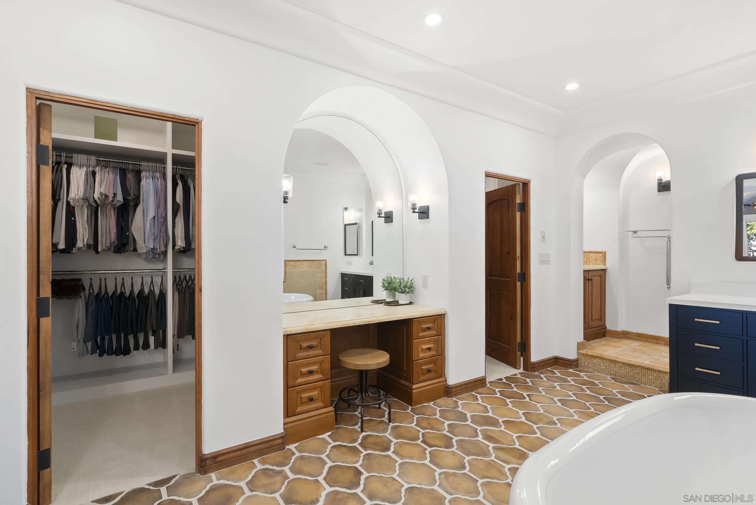 Detail Gallery Image 15 of 28 For 7836  Vista Lazanja, San Diego,  CA 92127 - 4 Beds | 3/1 Baths