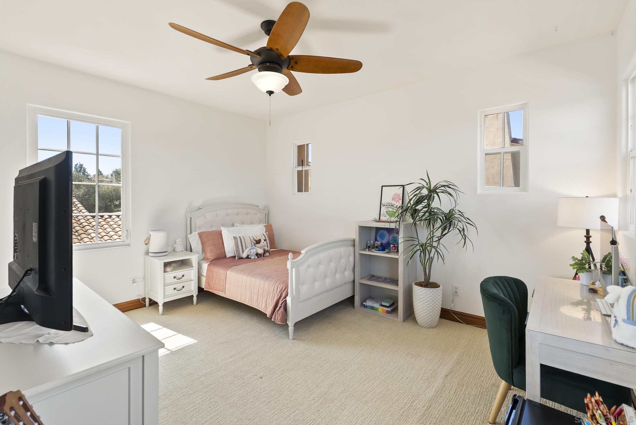 Detail Gallery Image 18 of 28 For 7836  Vista Lazanja, San Diego,  CA 92127 - 4 Beds | 3/1 Baths