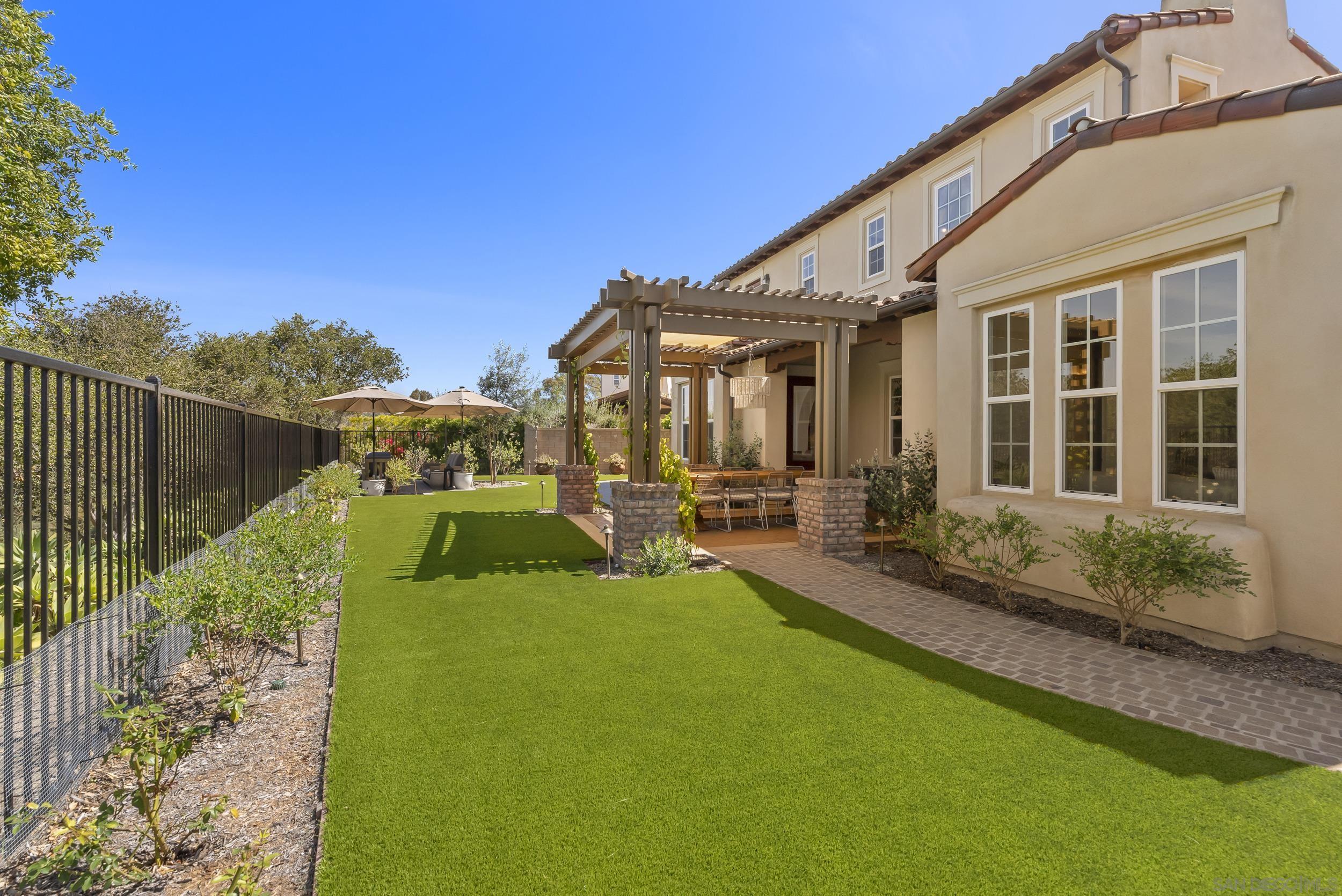 Detail Gallery Image 27 of 28 For 7836  Vista Lazanja, San Diego,  CA 92127 - 4 Beds | 3/1 Baths