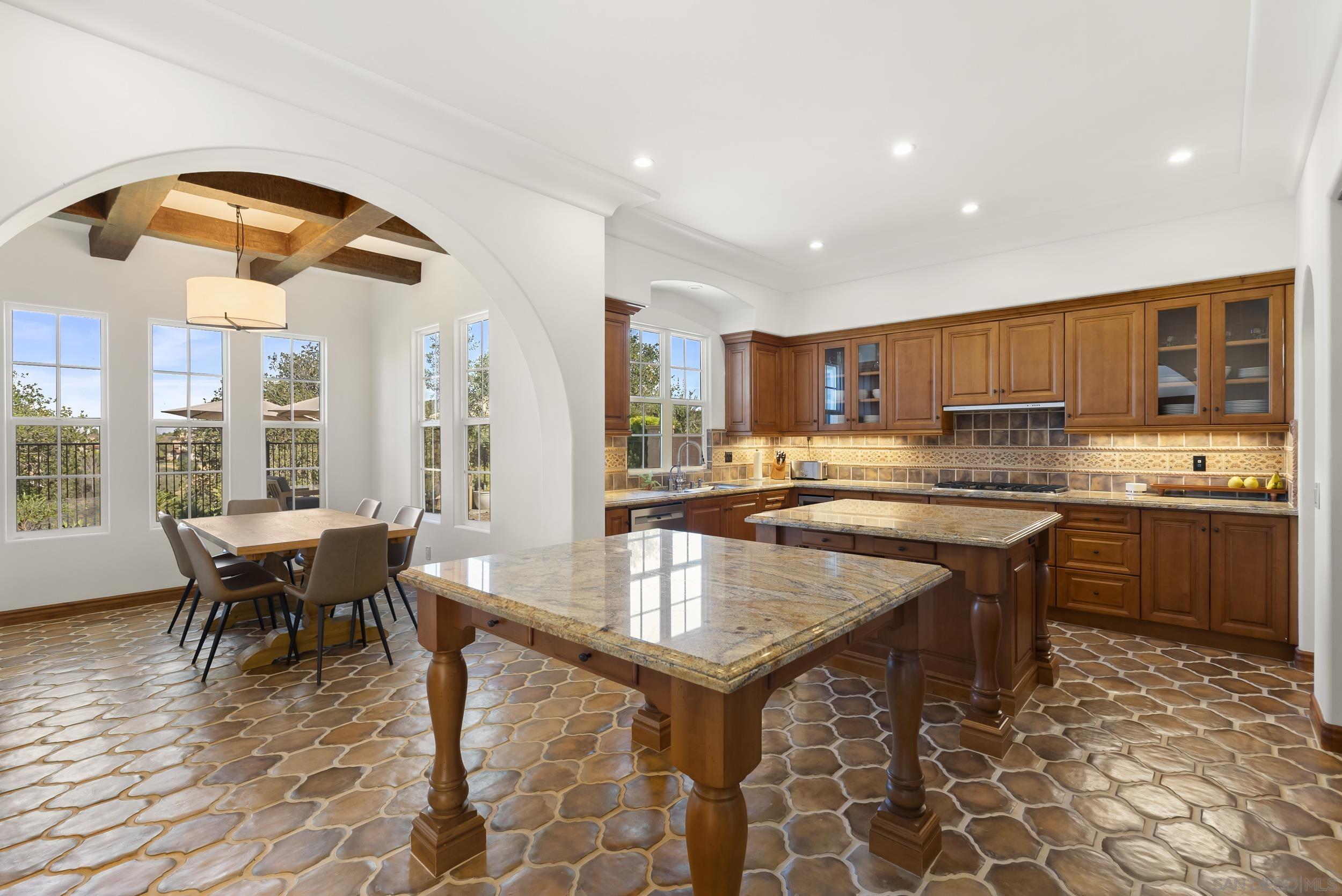 Detail Gallery Image 9 of 28 For 7836  Vista Lazanja, San Diego,  CA 92127 - 4 Beds | 3/1 Baths