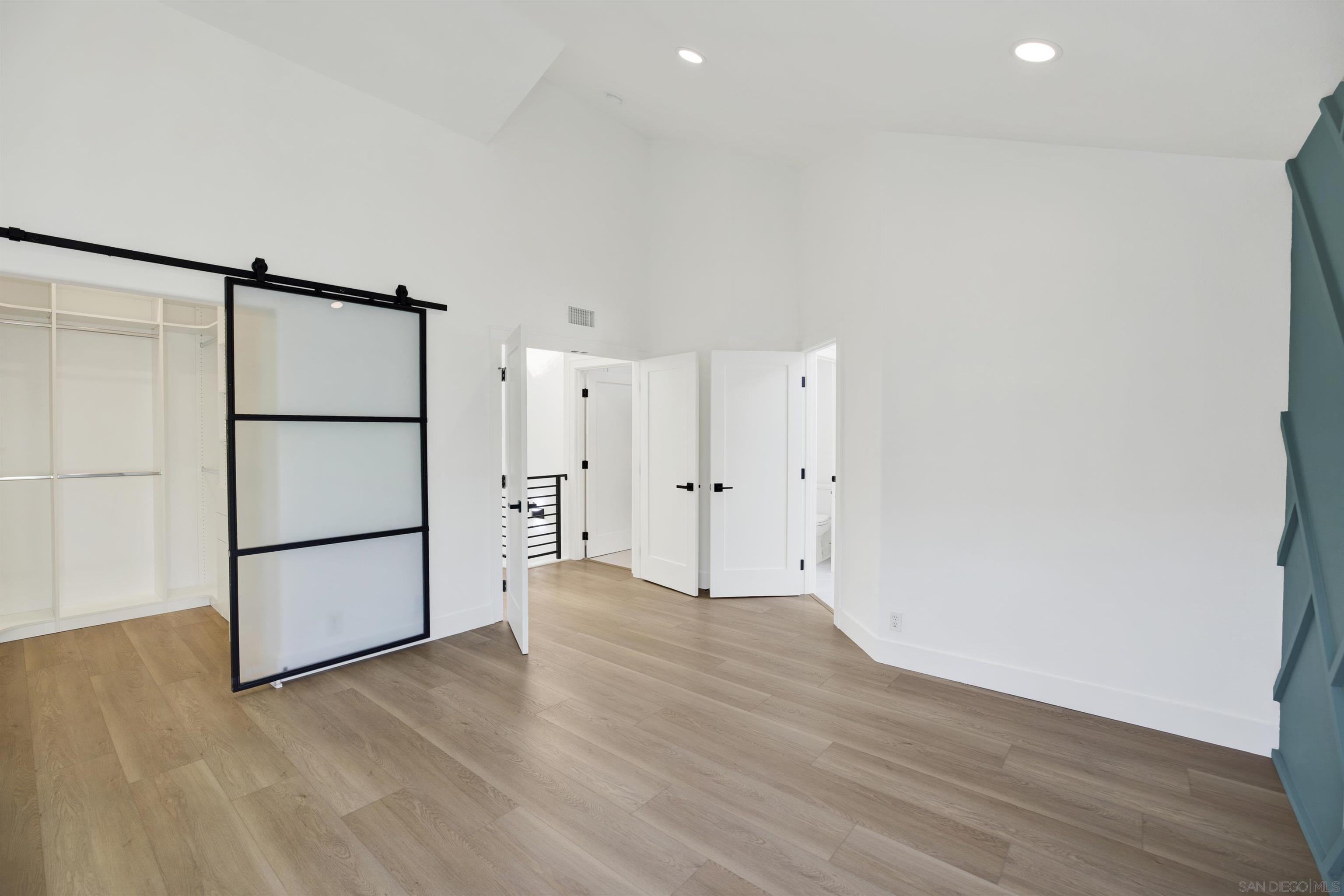 Detail Gallery Image 11 of 25 For 12523  El Camino Real  a,  San Diego,  CA 92130 - 3 Beds | 3 Baths