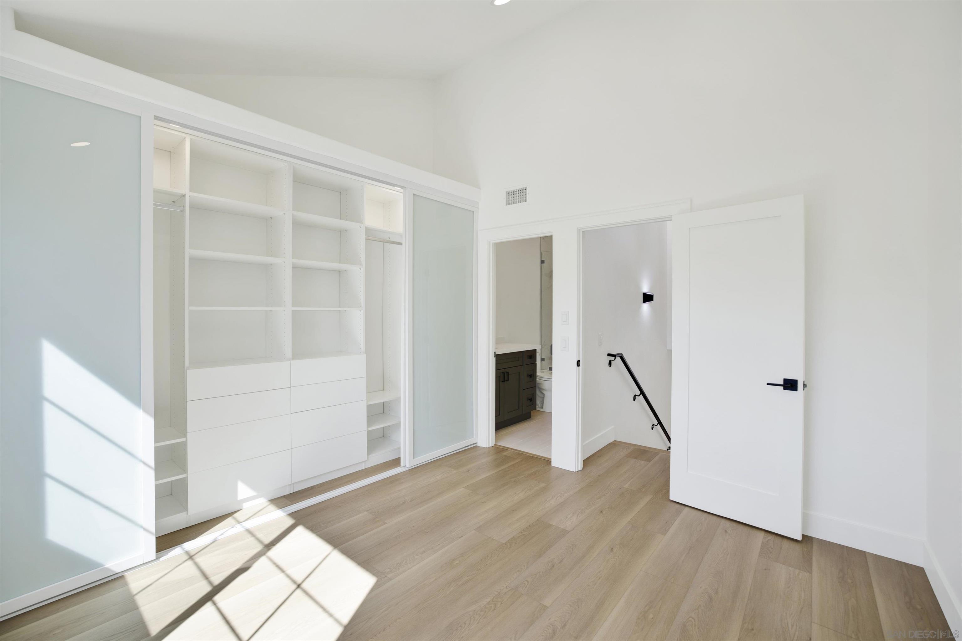 Detail Gallery Image 15 of 25 For 12523  El Camino Real  a,  San Diego,  CA 92130 - 3 Beds | 3 Baths