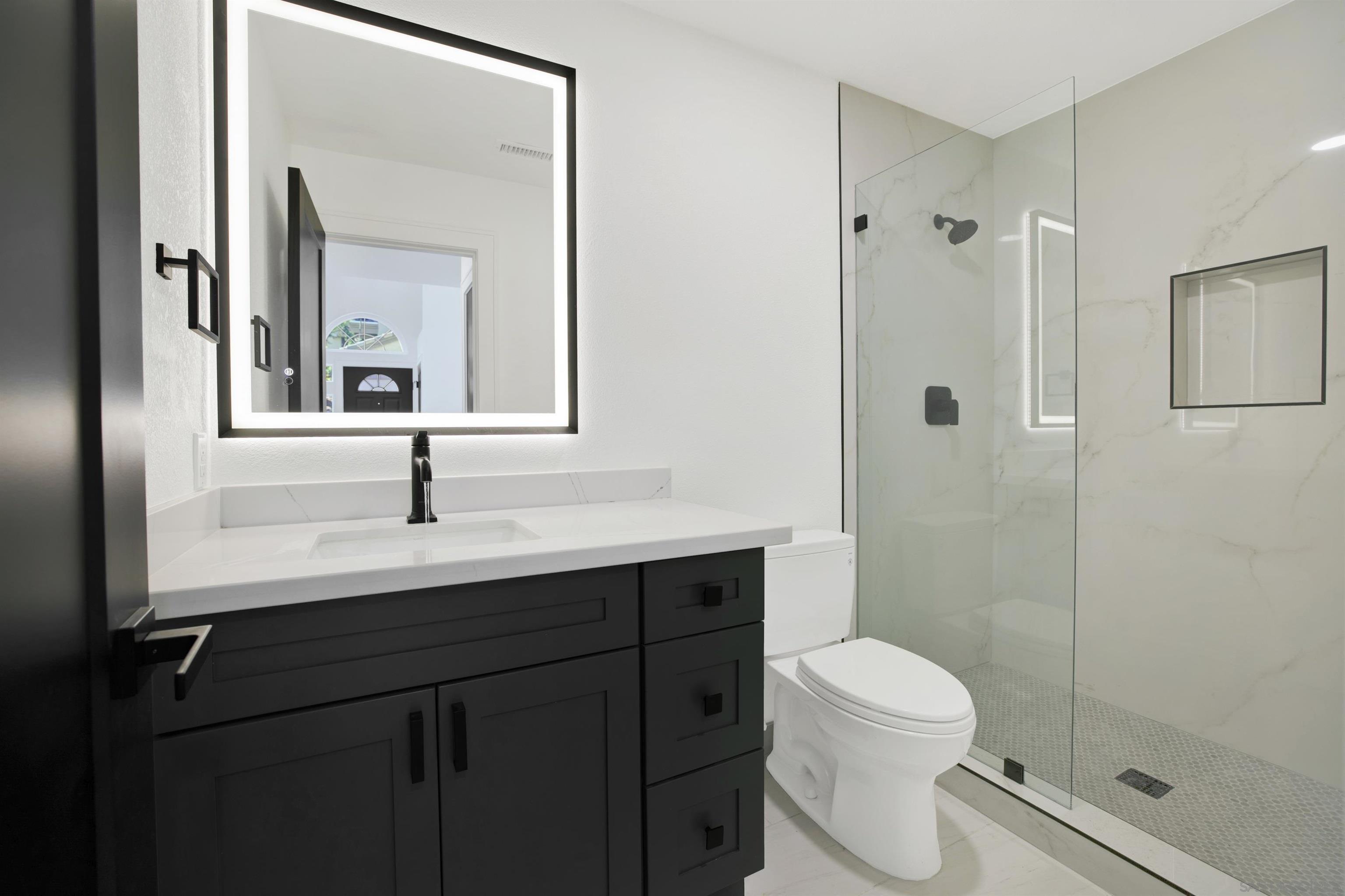 Detail Gallery Image 16 of 25 For 12523  El Camino Real  a,  San Diego,  CA 92130 - 3 Beds | 3 Baths