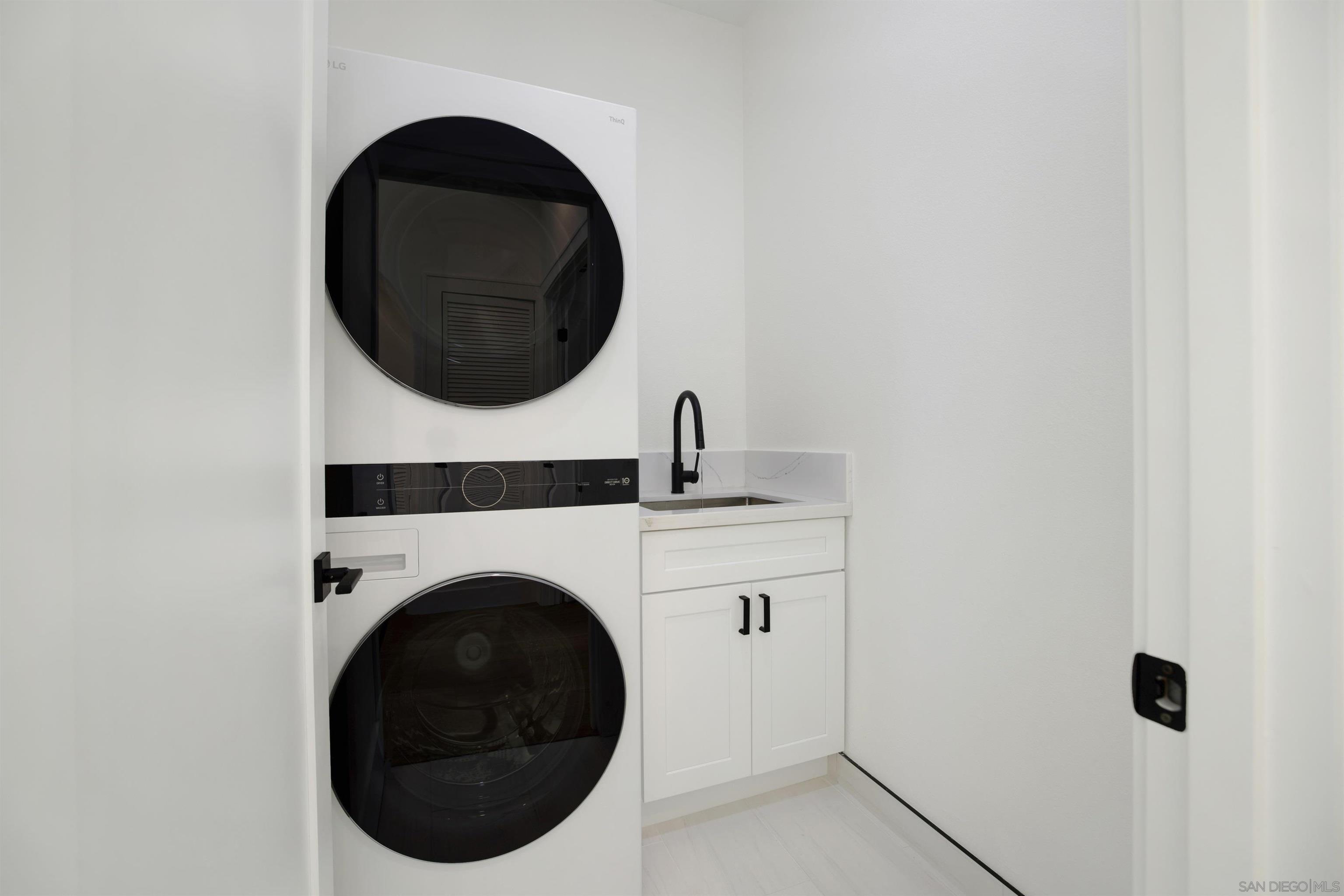 Detail Gallery Image 17 of 25 For 12523  El Camino Real  a,  San Diego,  CA 92130 - 3 Beds | 3 Baths