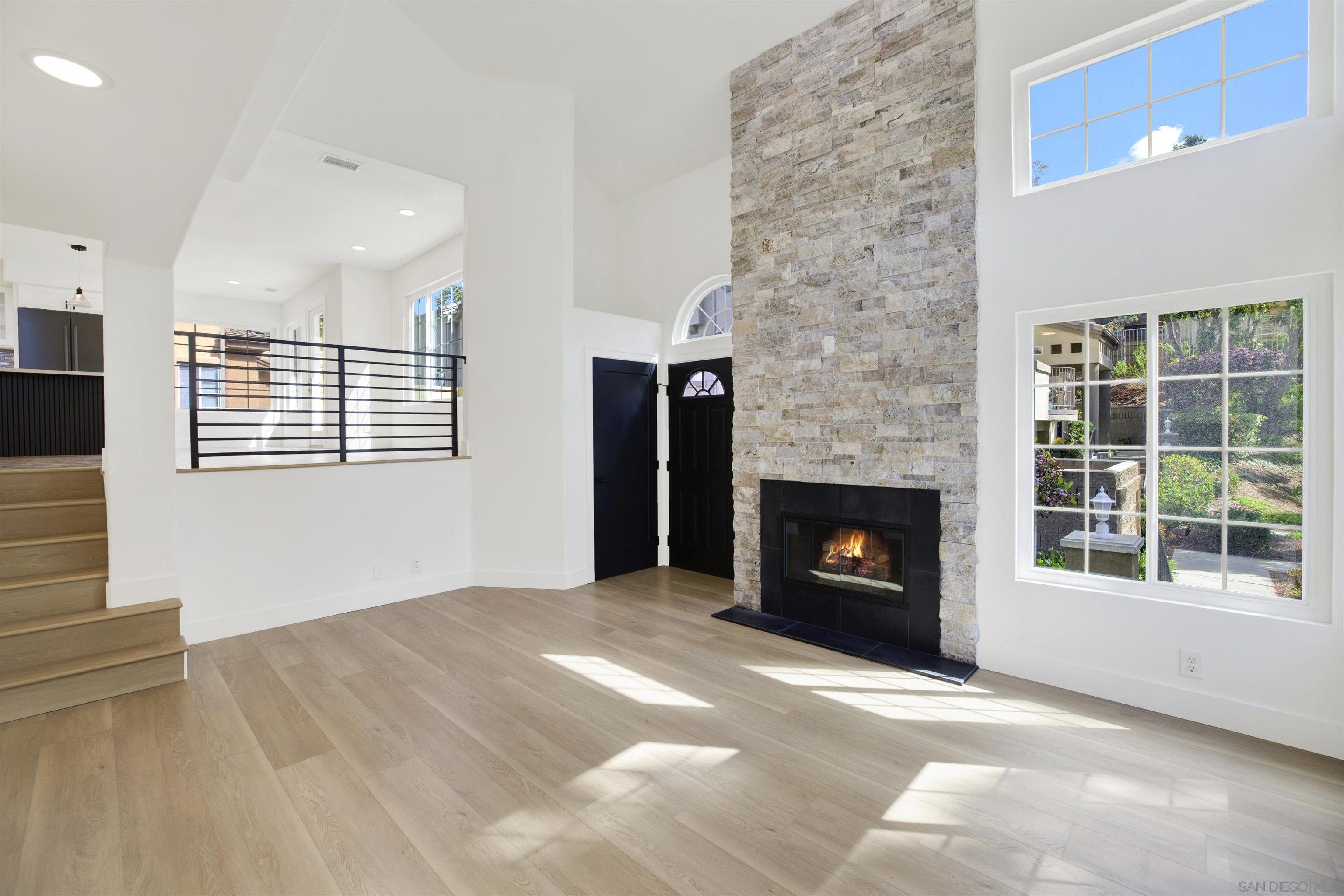 Detail Gallery Image 7 of 25 For 12523  El Camino Real  a,  San Diego,  CA 92130 - 3 Beds | 3 Baths