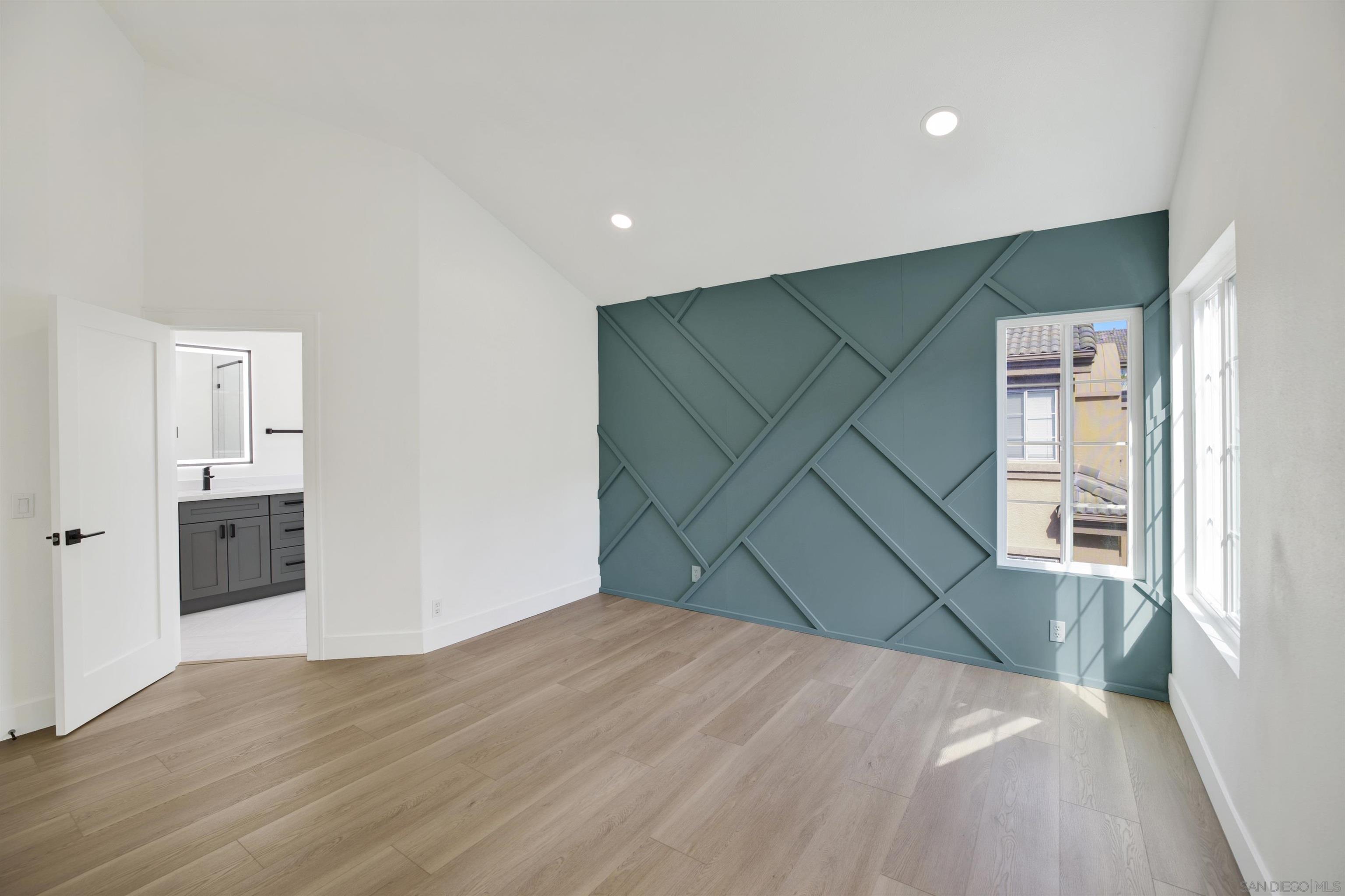 Detail Gallery Image 10 of 25 For 12523  El Camino Real  a,  San Diego,  CA 92130 - 3 Beds | 3 Baths