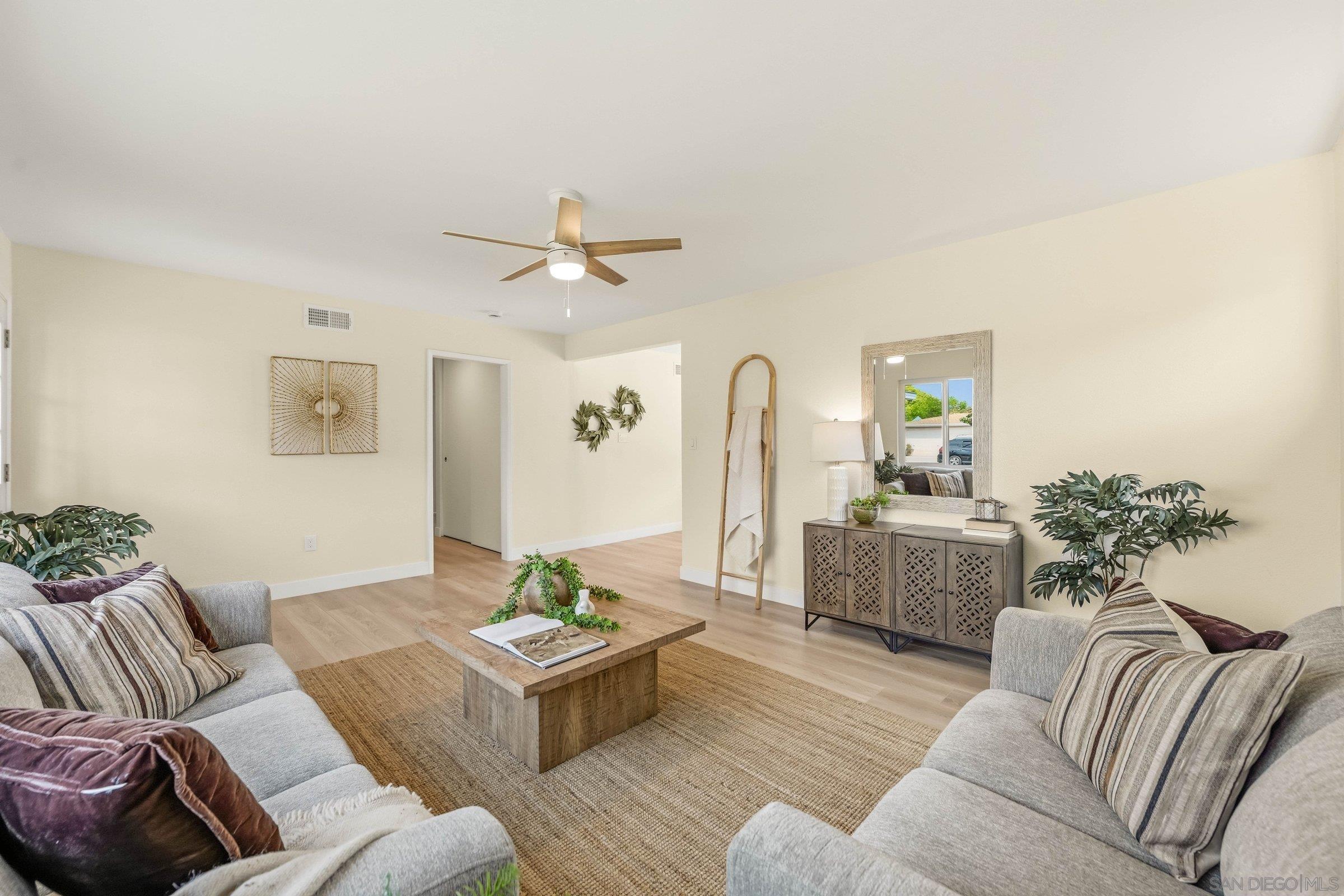 Detail Gallery Image 11 of 45 For 3263  Roberta Ln, Oceanside,  CA 92054 - 4 Beds | 2 Baths