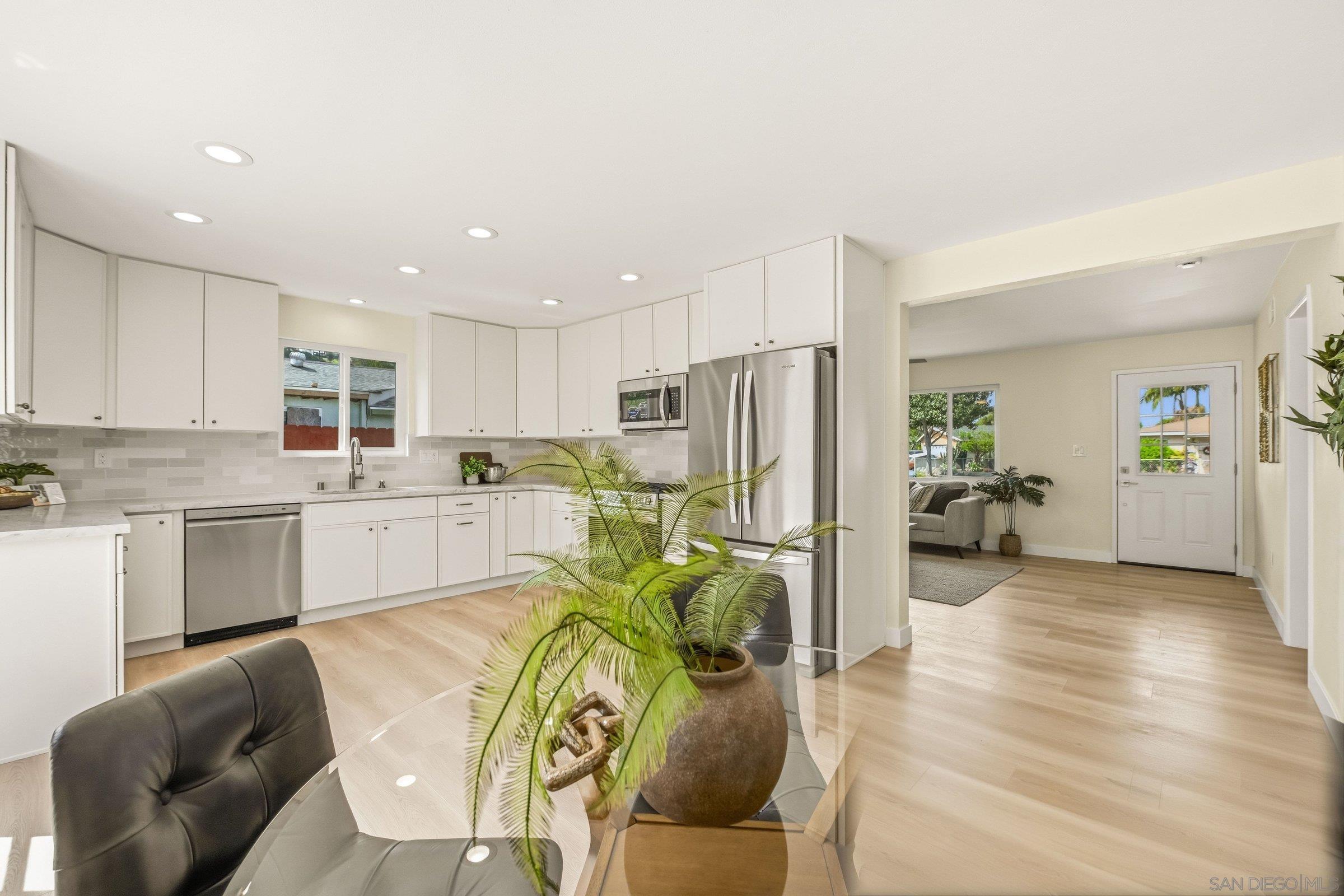 Detail Gallery Image 14 of 45 For 3263  Roberta Ln, Oceanside,  CA 92054 - 4 Beds | 2 Baths