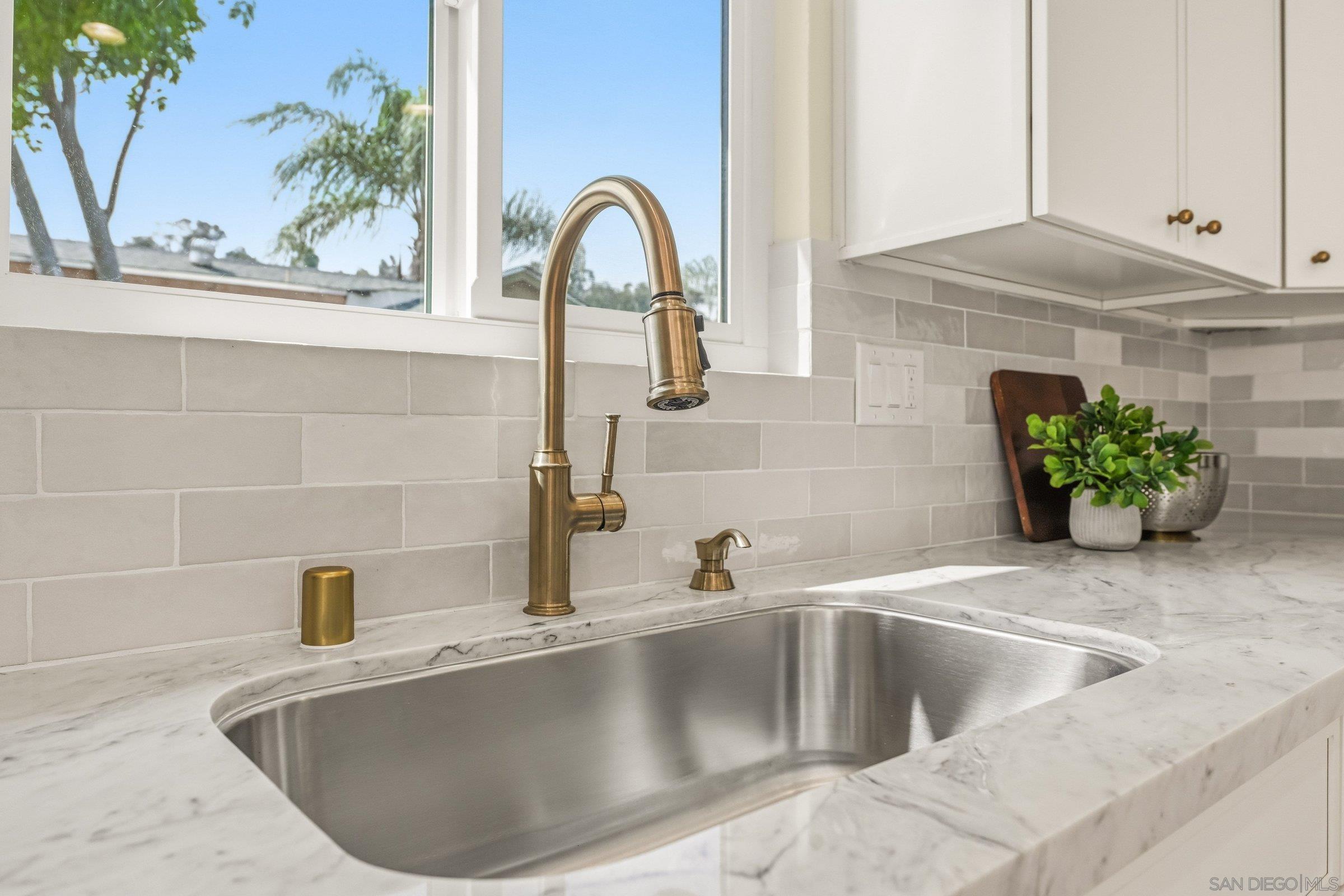 Detail Gallery Image 22 of 45 For 3263  Roberta Ln, Oceanside,  CA 92054 - 4 Beds | 2 Baths