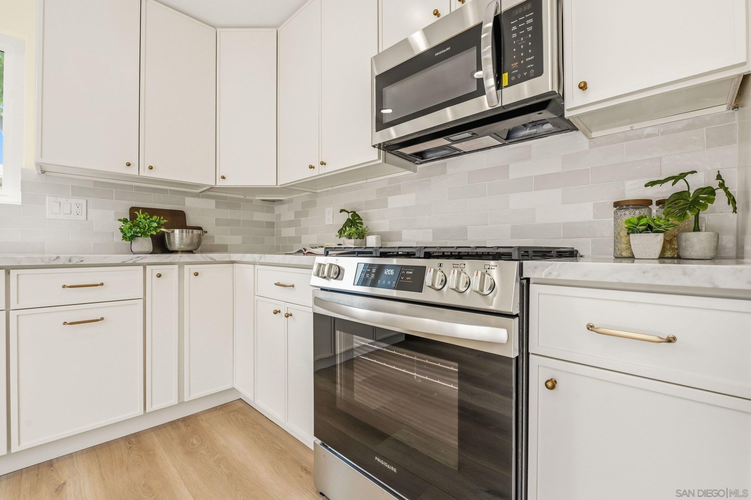 Detail Gallery Image 23 of 45 For 3263  Roberta Ln, Oceanside,  CA 92054 - 4 Beds | 2 Baths