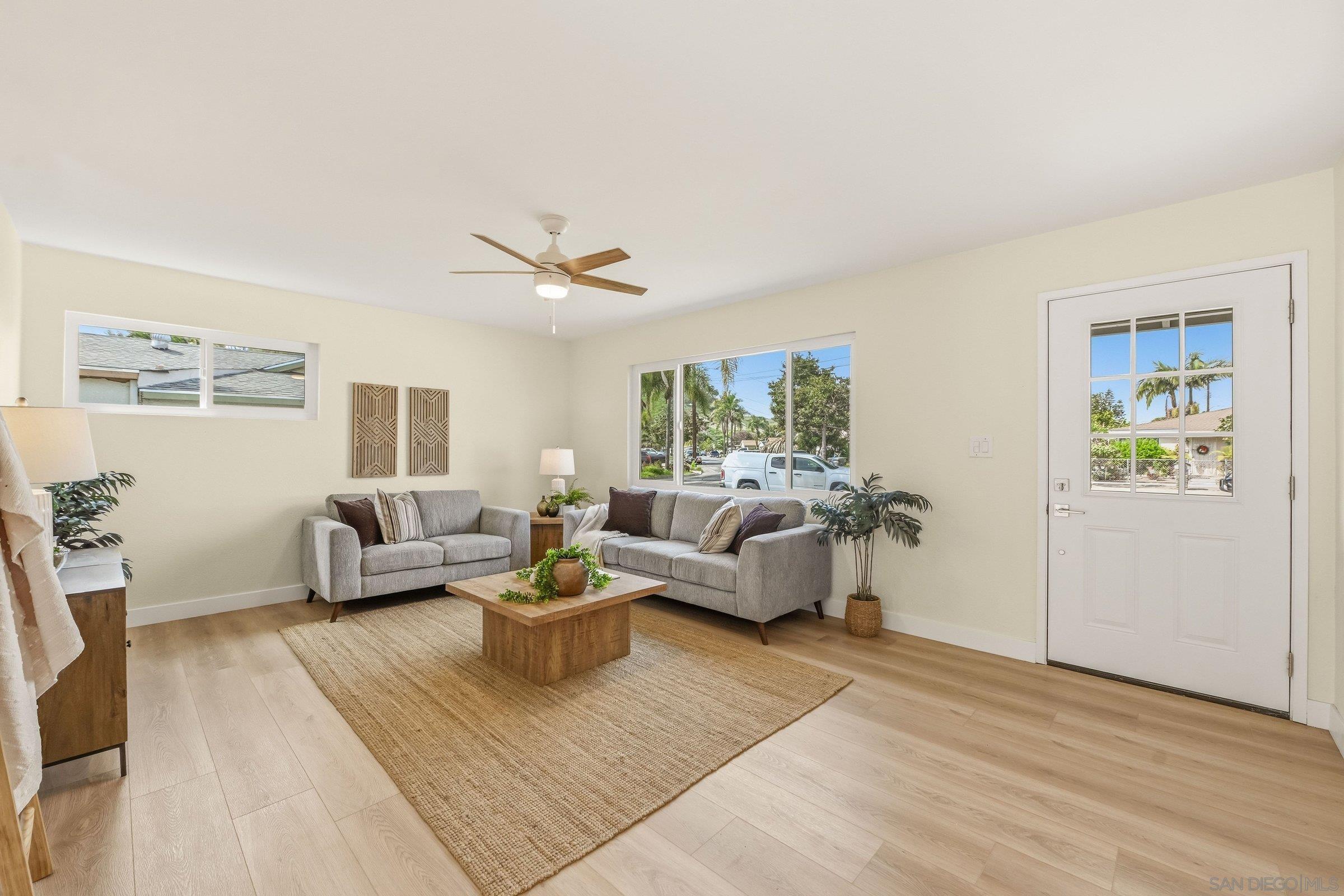 Detail Gallery Image 9 of 45 For 3263  Roberta Ln, Oceanside,  CA 92054 - 4 Beds | 2 Baths
