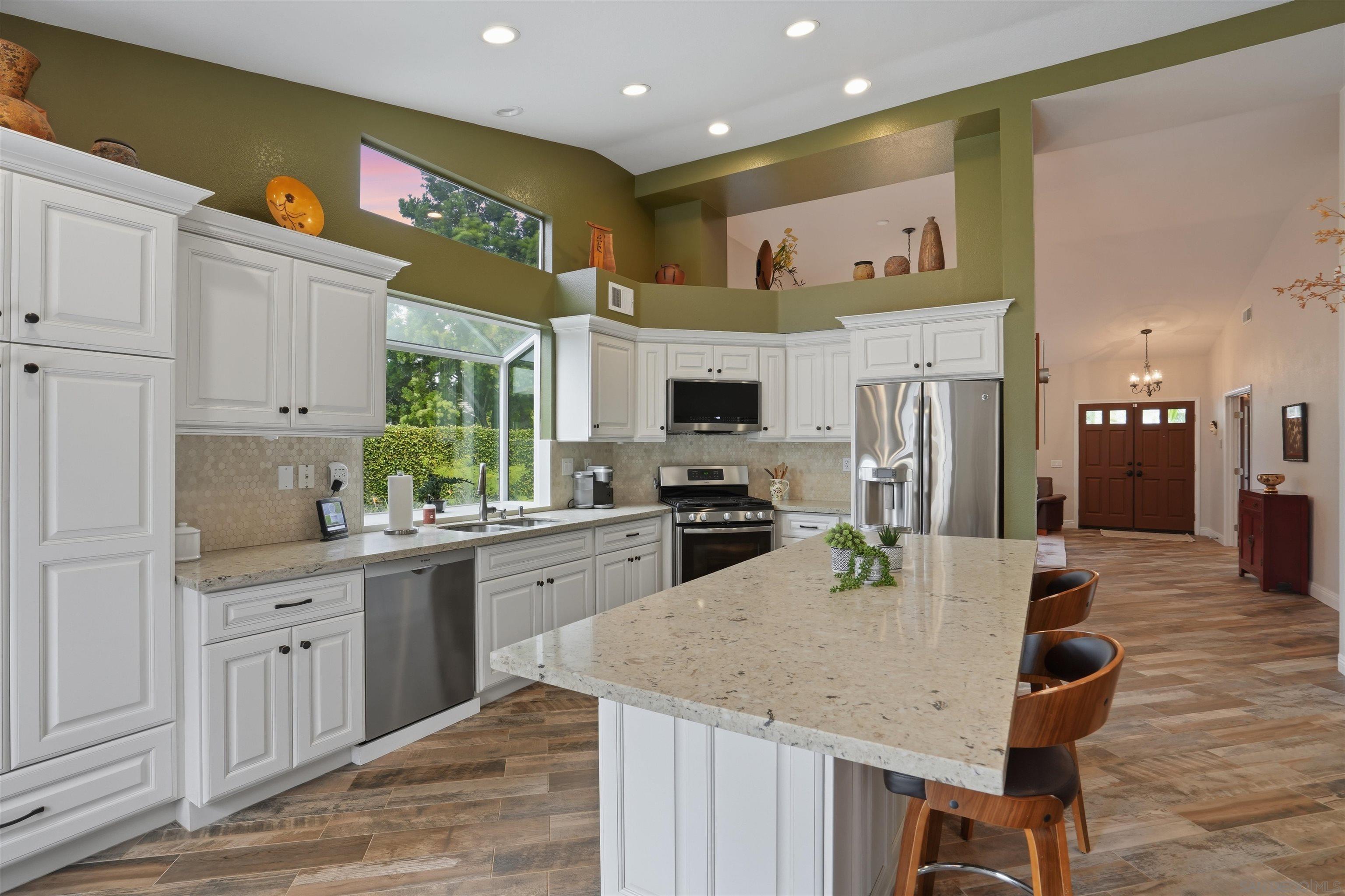 Detail Gallery Image 3 of 39 For 397  Moonstone Bay, Oceanside,  CA 92057 - 4 Beds | 2 Baths