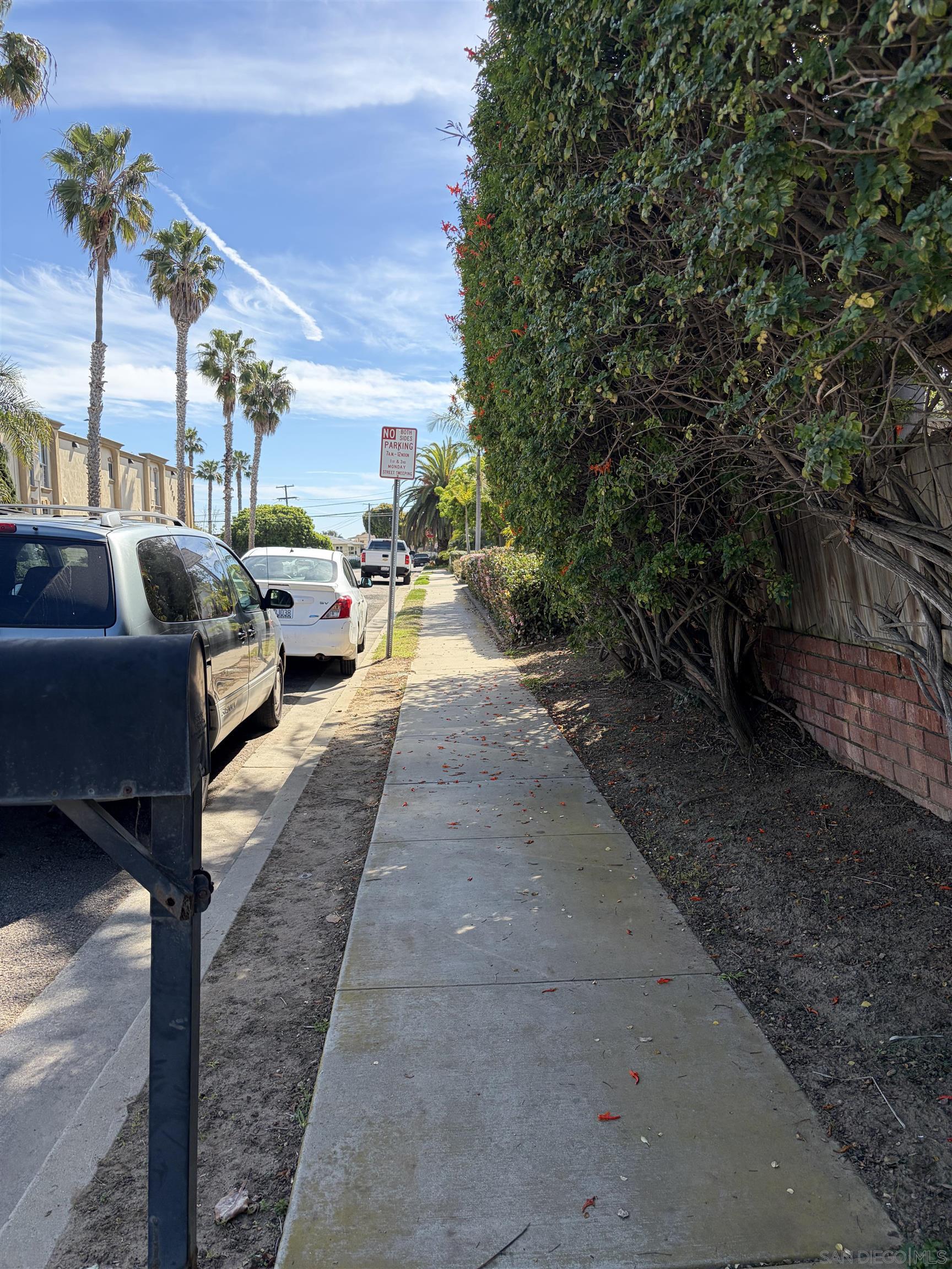 Detail Gallery Image 12 of 13 For 415 S Weitzel St, Oceanside,  CA 92054 - 2 Beds | 1 Baths