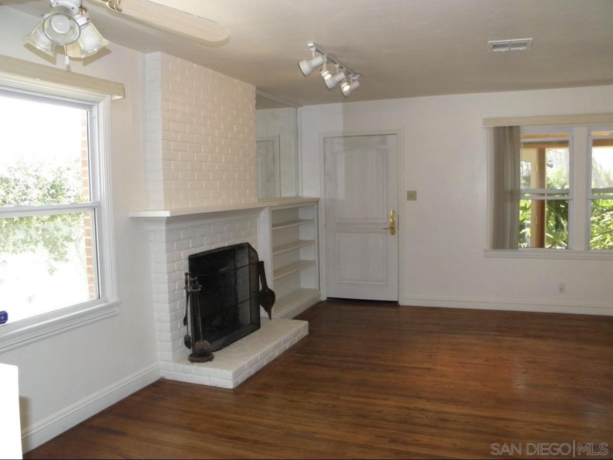 Detail Gallery Image 9 of 13 For 415 S Weitzel St, Oceanside,  CA 92054 - 2 Beds | 1 Baths