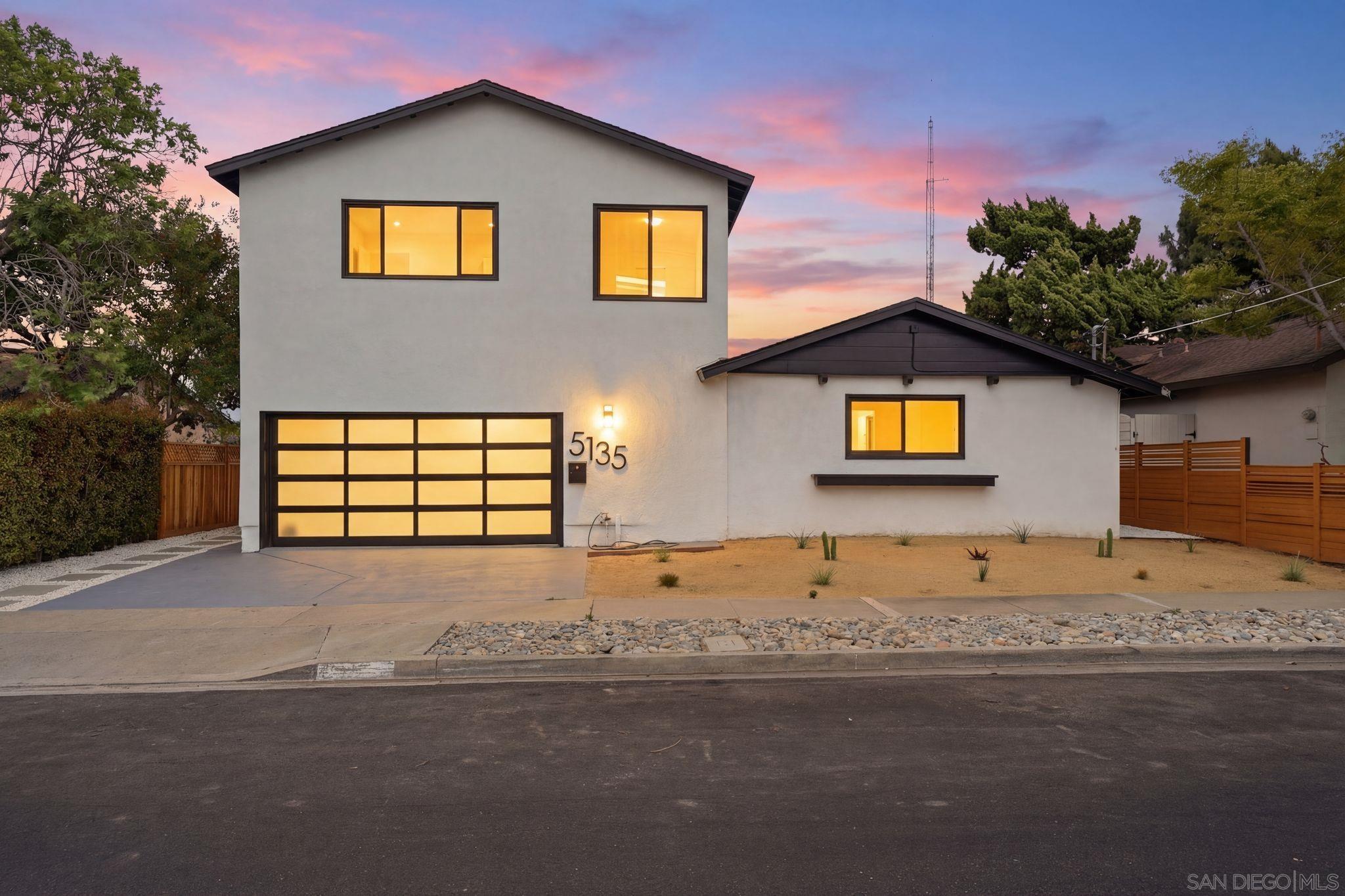 Detail Gallery Image 1 of 42 For 5135  New Haven, San Diego,  CA 92117 - 6 Beds | 5 Baths