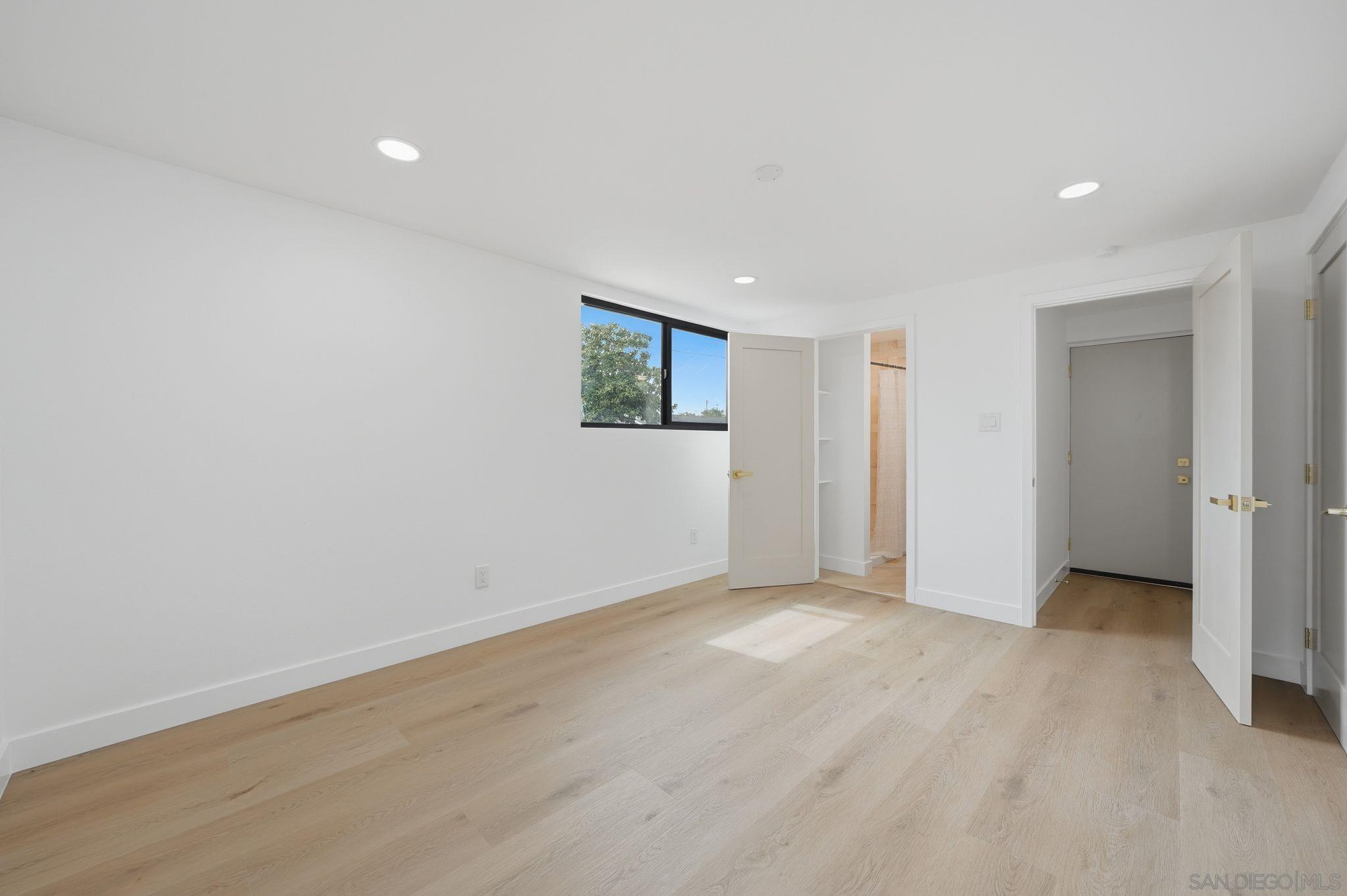 Detail Gallery Image 22 of 42 For 5135  New Haven, San Diego,  CA 92117 - 6 Beds | 5 Baths