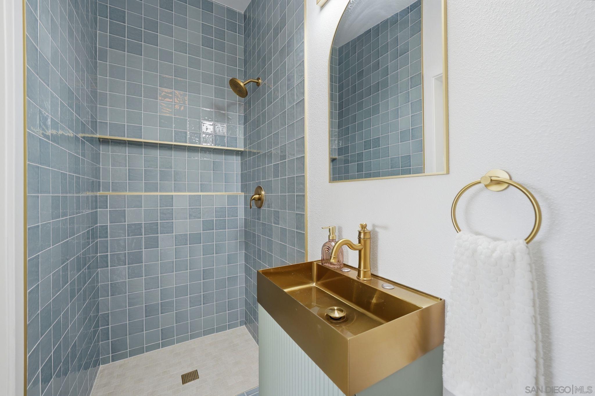 Detail Gallery Image 35 of 42 For 5135  New Haven, San Diego,  CA 92117 - 6 Beds | 5 Baths