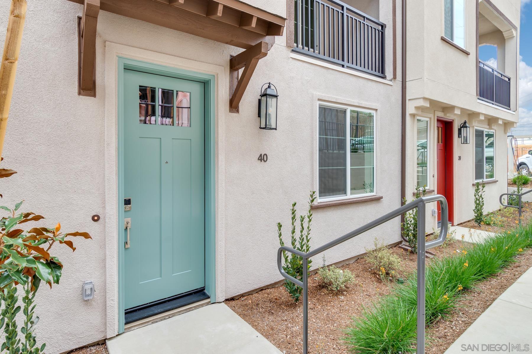 Detail Gallery Image 1 of 16 For 12821  Encantadora Lot 40  #UNIT 440,  San Diego,  CA 92129 - 3 Beds | 3/1 Baths