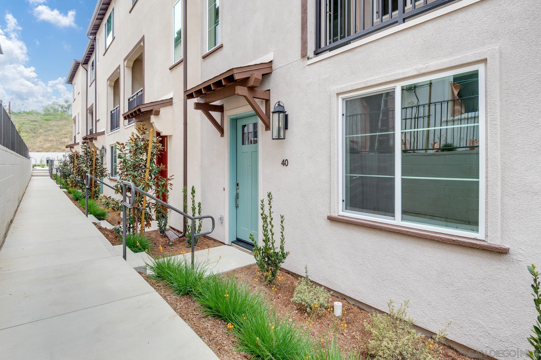 Detail Gallery Image 2 of 16 For 12821  Encantadora Lot 40  #UNIT 440,  San Diego,  CA 92129 - 3 Beds | 3/1 Baths
