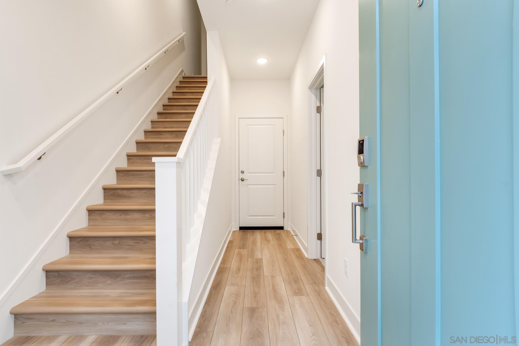 Detail Gallery Image 3 of 16 For 12821  Encantadora Lot 40  #UNIT 440,  San Diego,  CA 92129 - 3 Beds | 3/1 Baths