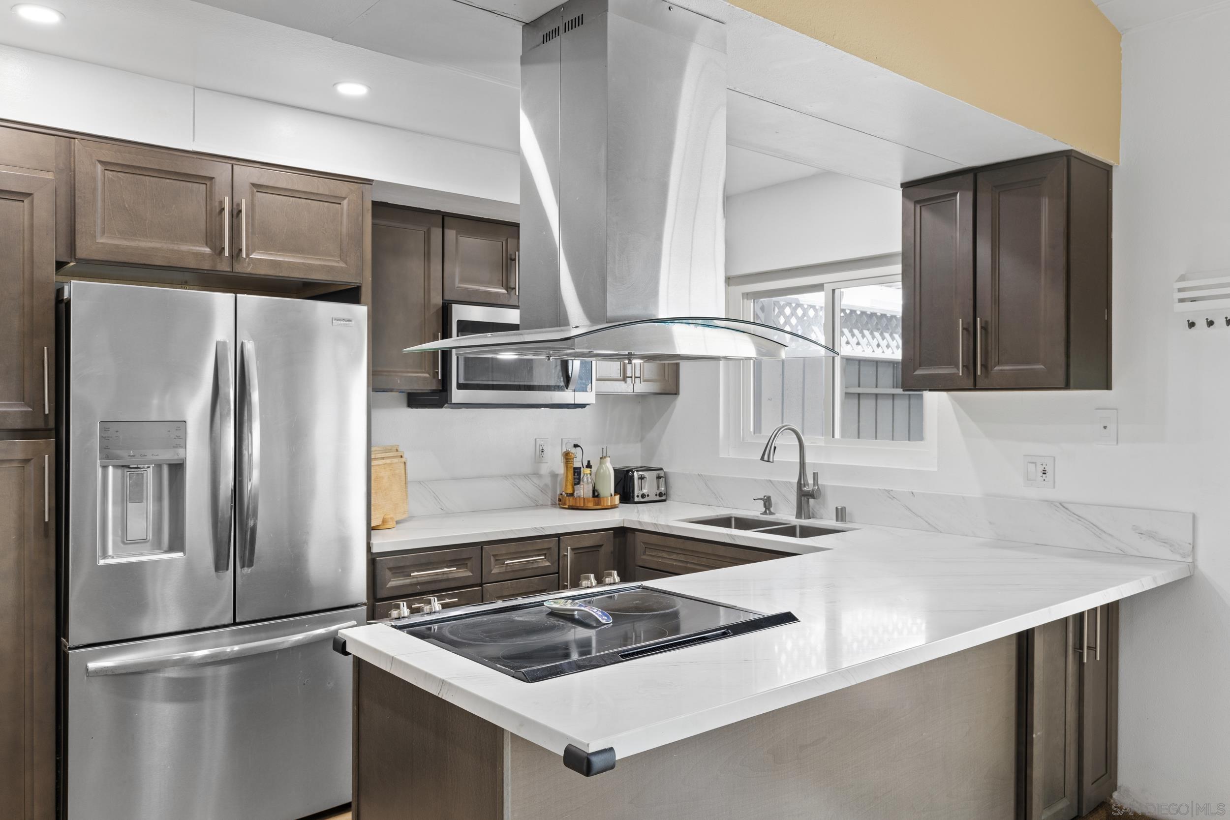 Detail Gallery Image 9 of 41 For 5346  Mount Alifan, San Diego,  CA 92111 - 3 Beds | 2 Baths