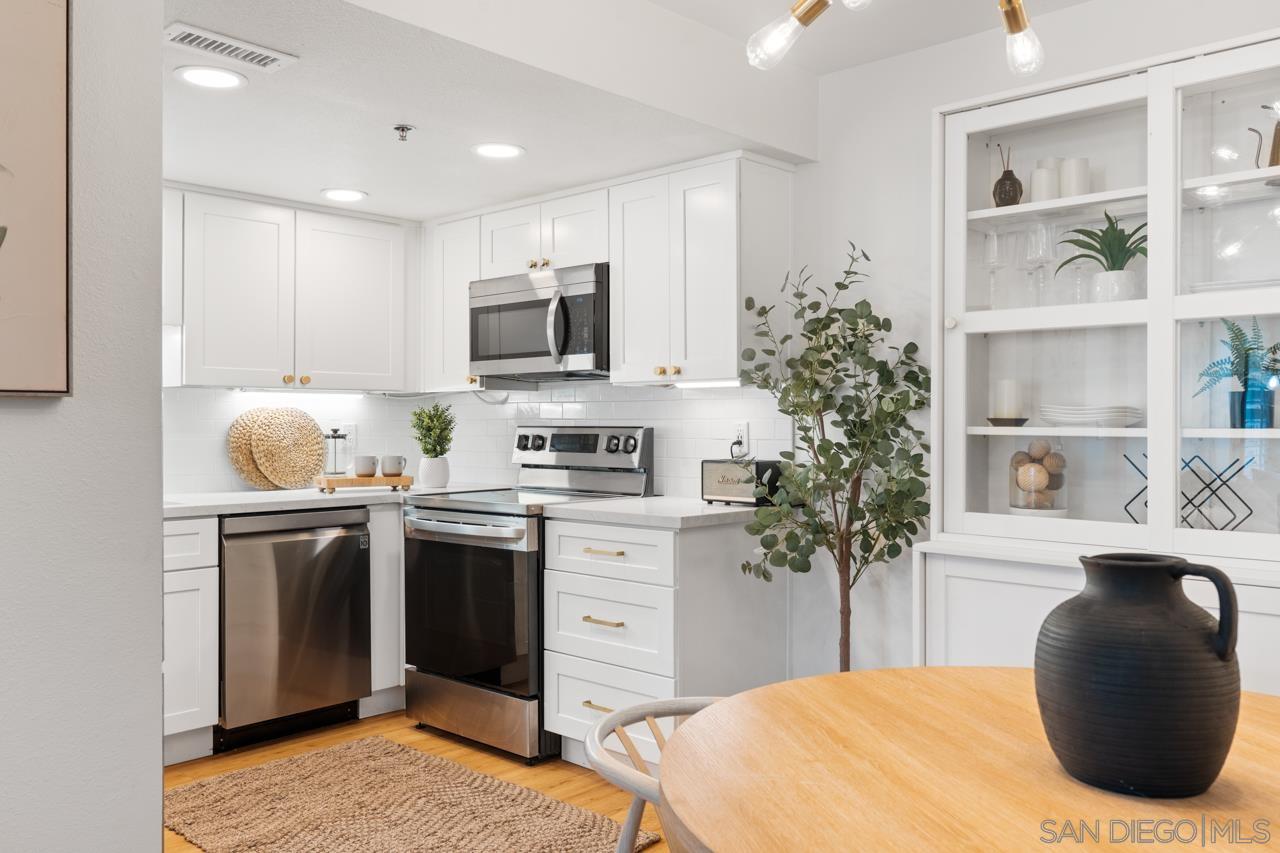 Detail Gallery Image 17 of 67 For 909  Sutter St  #105,  San Diego,  CA 92103 - 2 Beds | 2 Baths