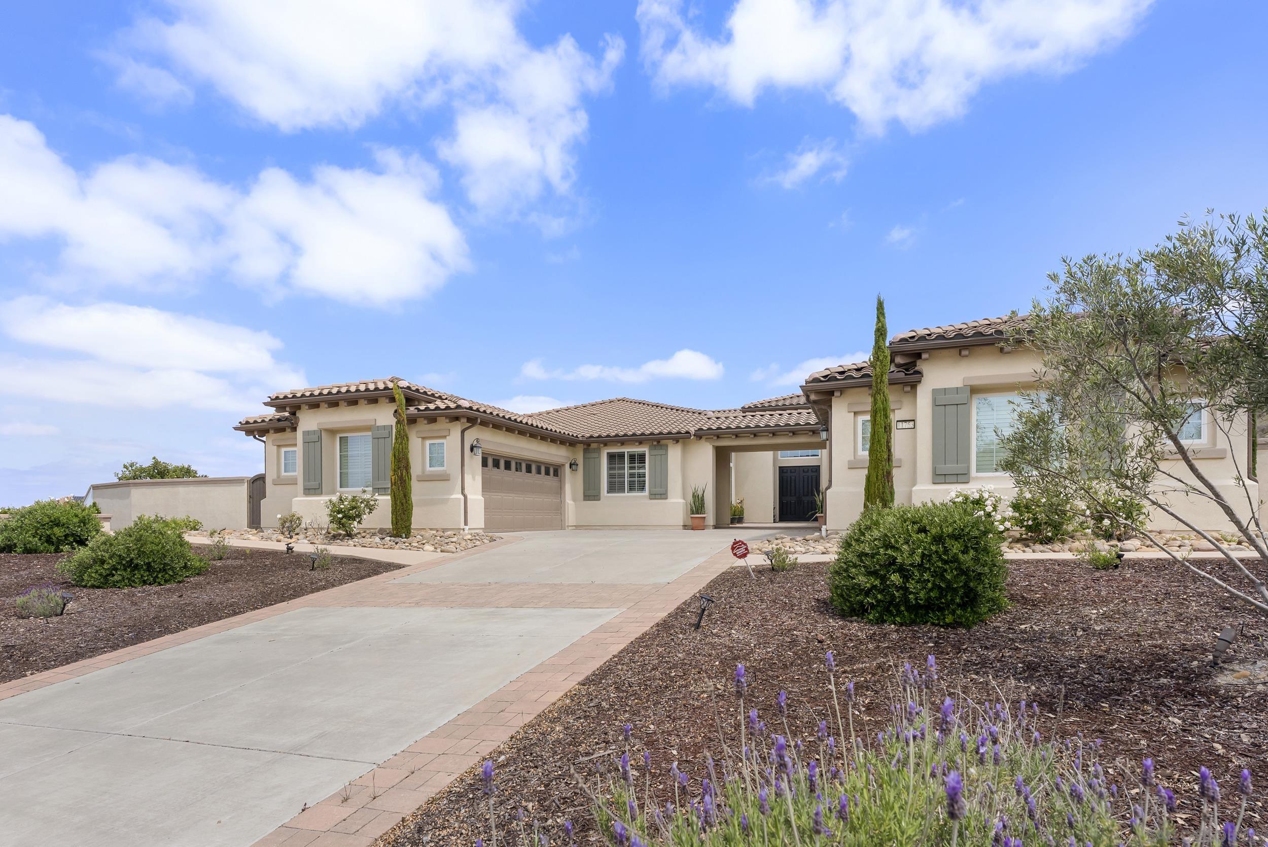 Detail Gallery Image 2 of 62 For 11753  Big Canyon Ln, San Diego,  CA 92131 - 5 Beds | 4/1 Baths