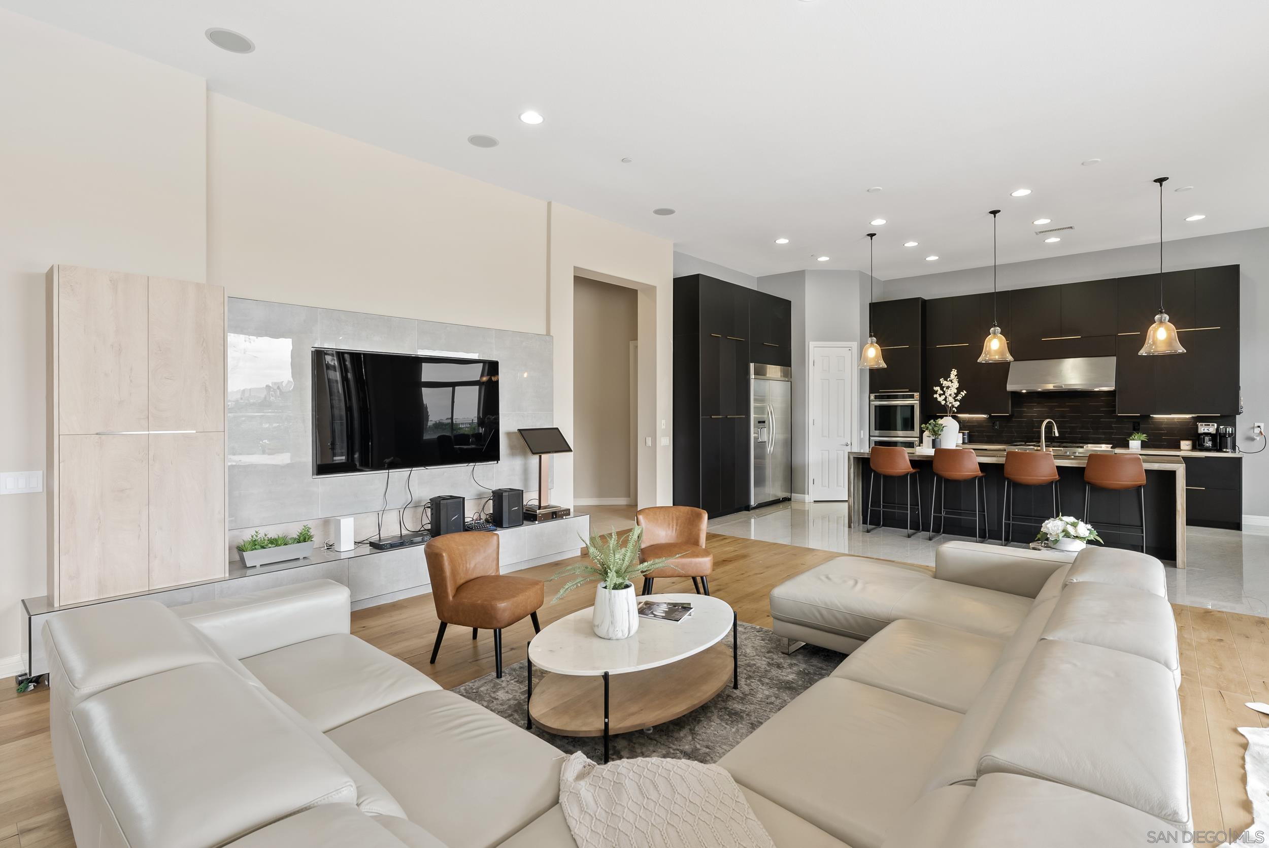 Detail Gallery Image 11 of 62 For 11753  Big Canyon Ln, San Diego,  CA 92131 - 5 Beds | 4/1 Baths