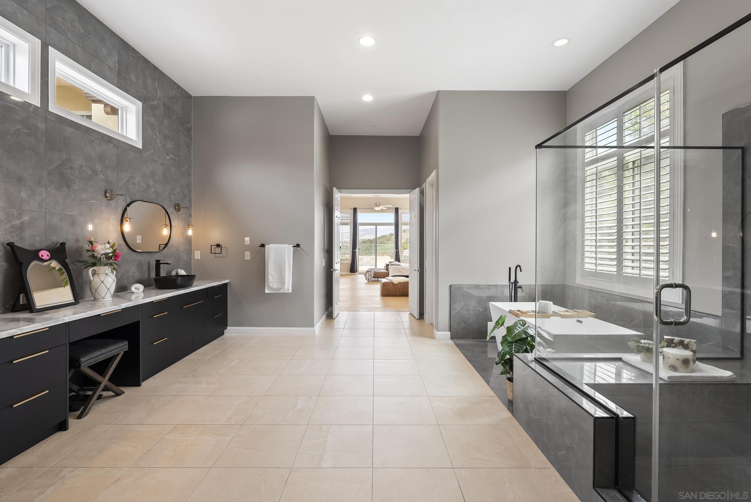 Detail Gallery Image 29 of 62 For 11753  Big Canyon Ln, San Diego,  CA 92131 - 5 Beds | 4/1 Baths