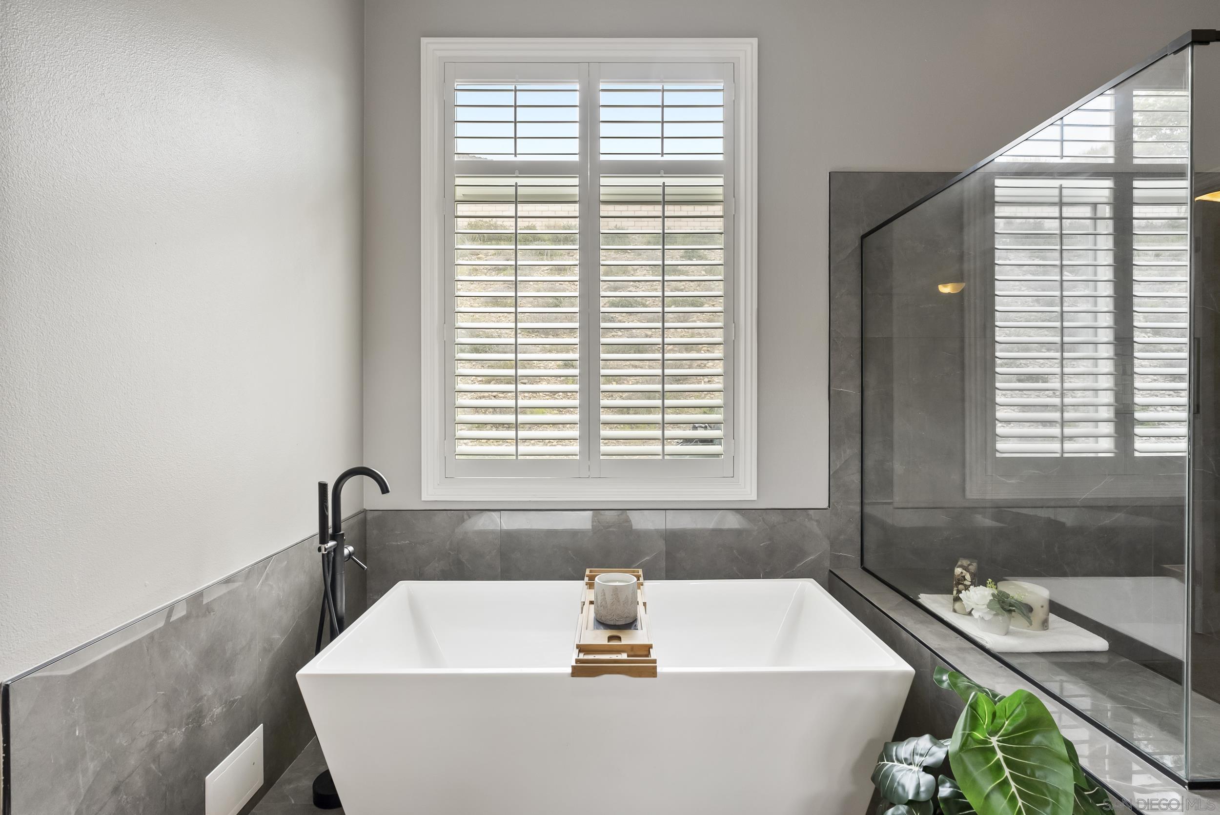 Detail Gallery Image 33 of 62 For 11753  Big Canyon Ln, San Diego,  CA 92131 - 5 Beds | 4/1 Baths