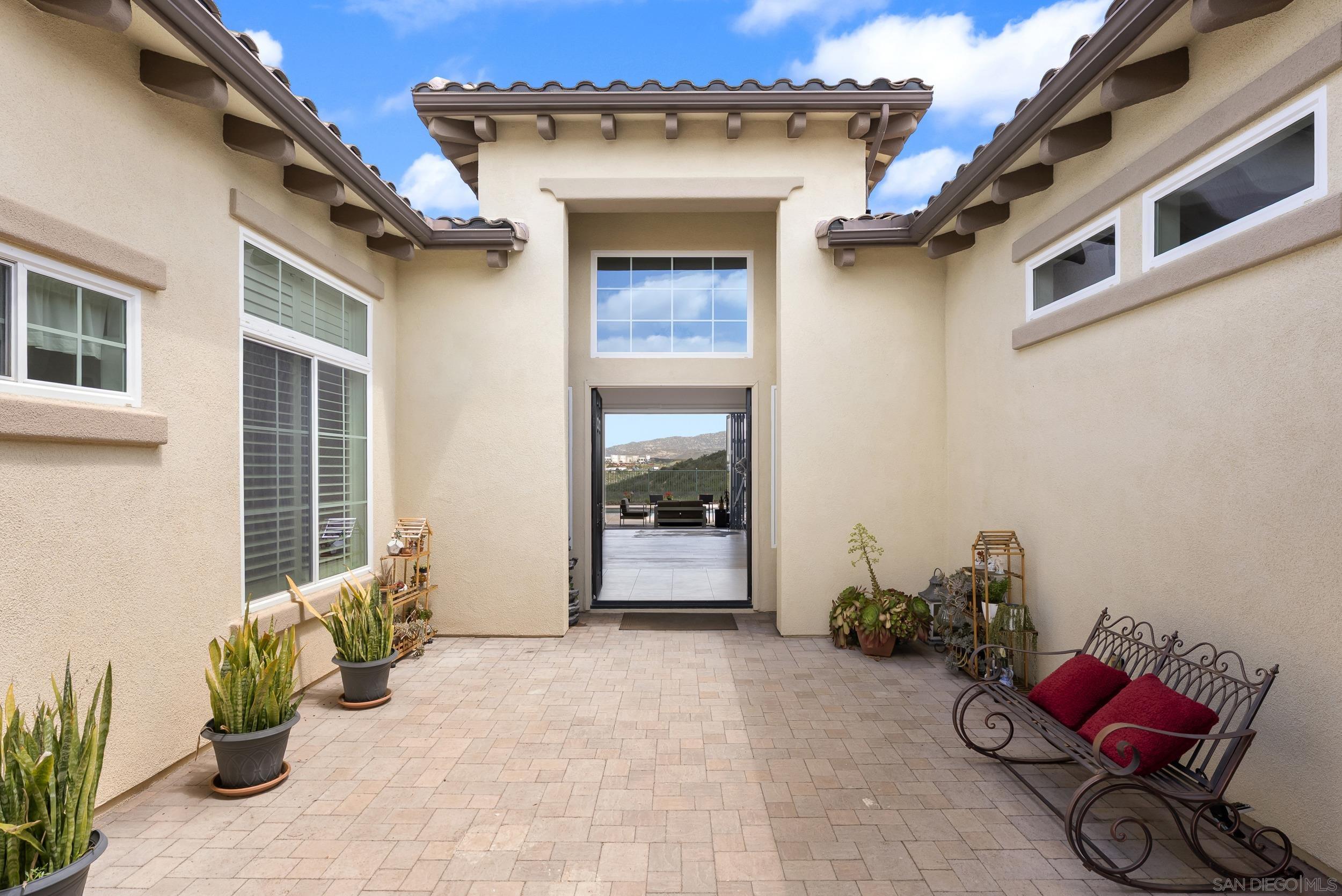 Detail Gallery Image 5 of 62 For 11753  Big Canyon Ln, San Diego,  CA 92131 - 5 Beds | 4/1 Baths