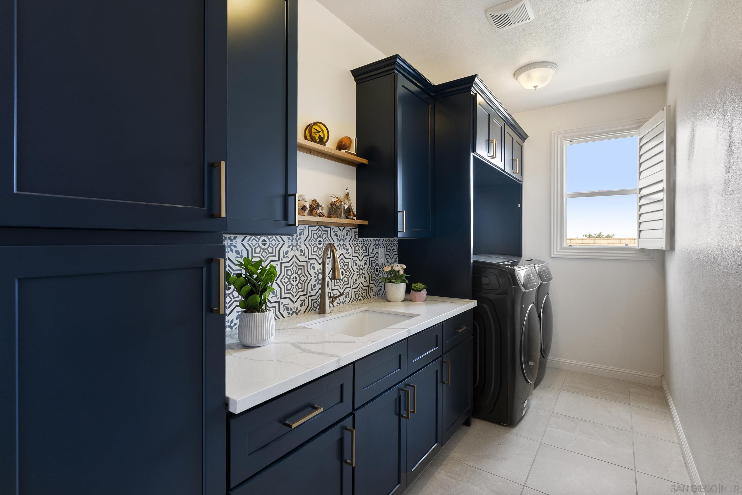 Detail Gallery Image 43 of 62 For 11753  Big Canyon Ln, San Diego,  CA 92131 - 5 Beds | 4/1 Baths