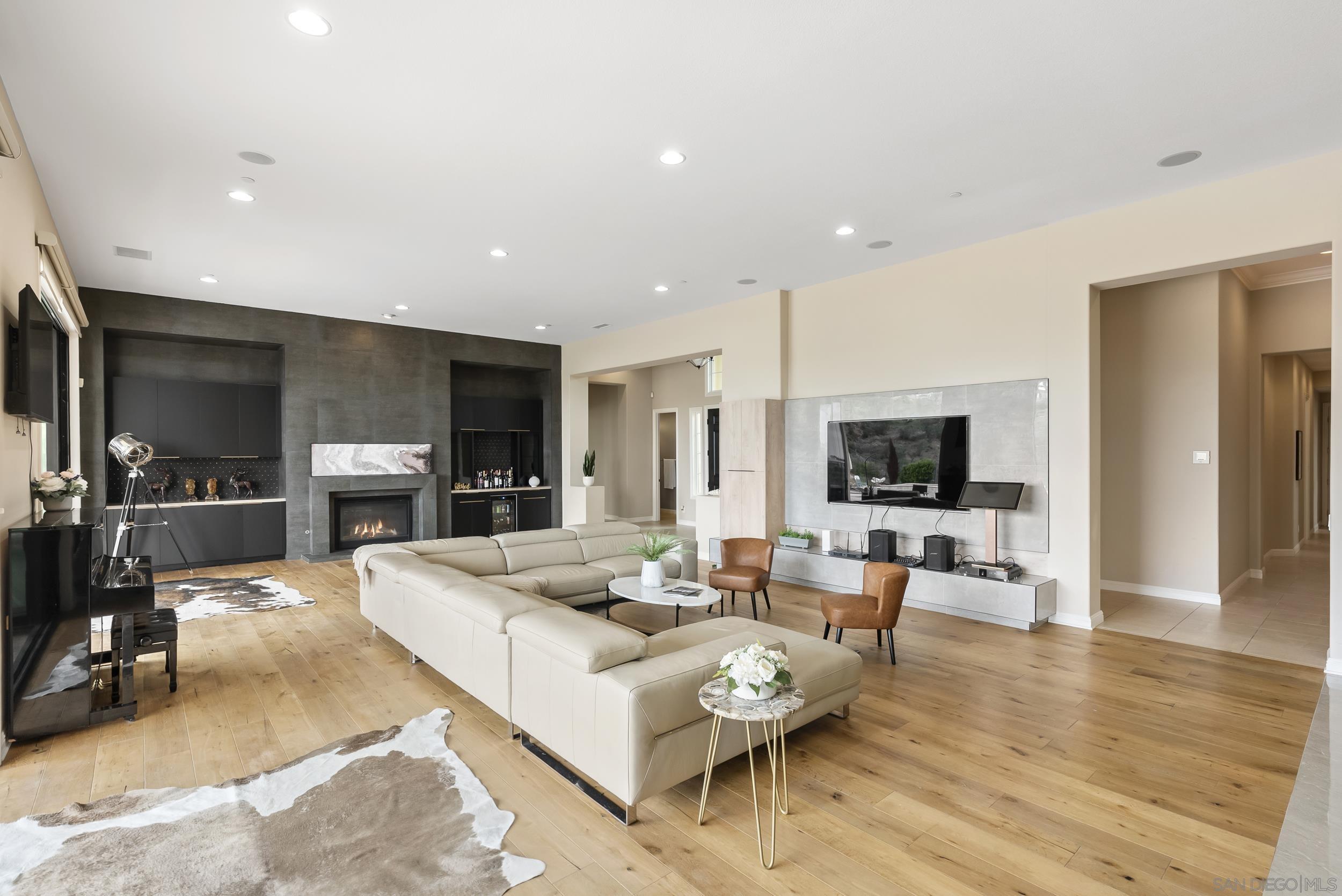 Detail Gallery Image 8 of 62 For 11753  Big Canyon Ln, San Diego,  CA 92131 - 5 Beds | 4/1 Baths