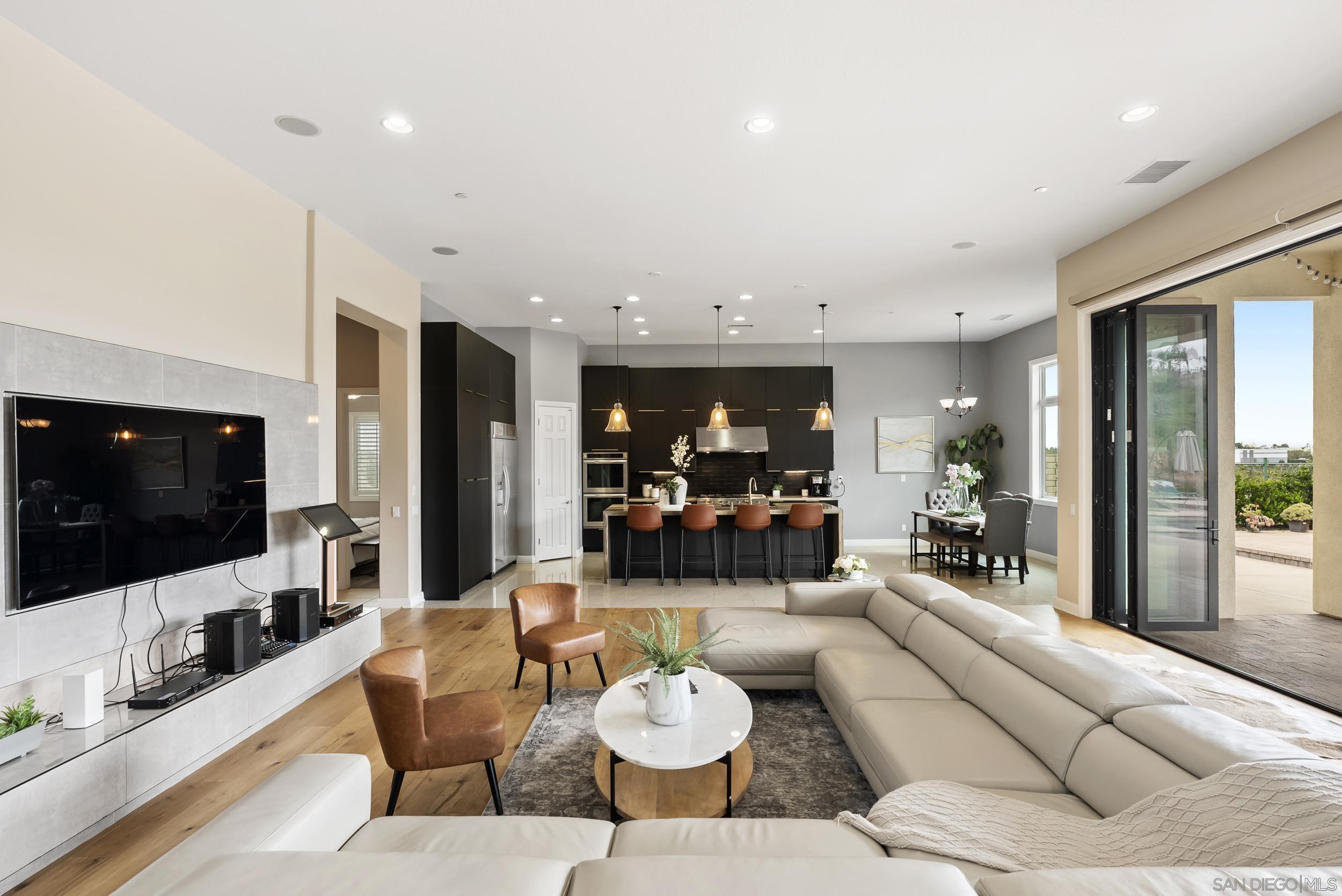 Detail Gallery Image 10 of 62 For 11753  Big Canyon Ln, San Diego,  CA 92131 - 5 Beds | 4/1 Baths