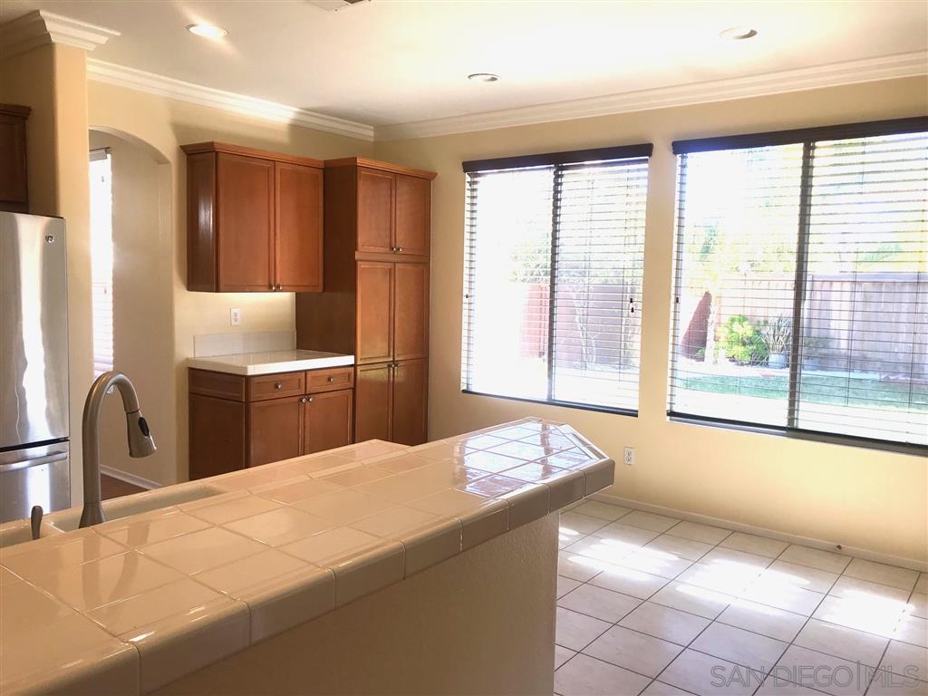 Detail Gallery Image 5 of 12 For 12673  via Las Lenas, San Diego,  CA 92129 - 4 Beds | 3 Baths